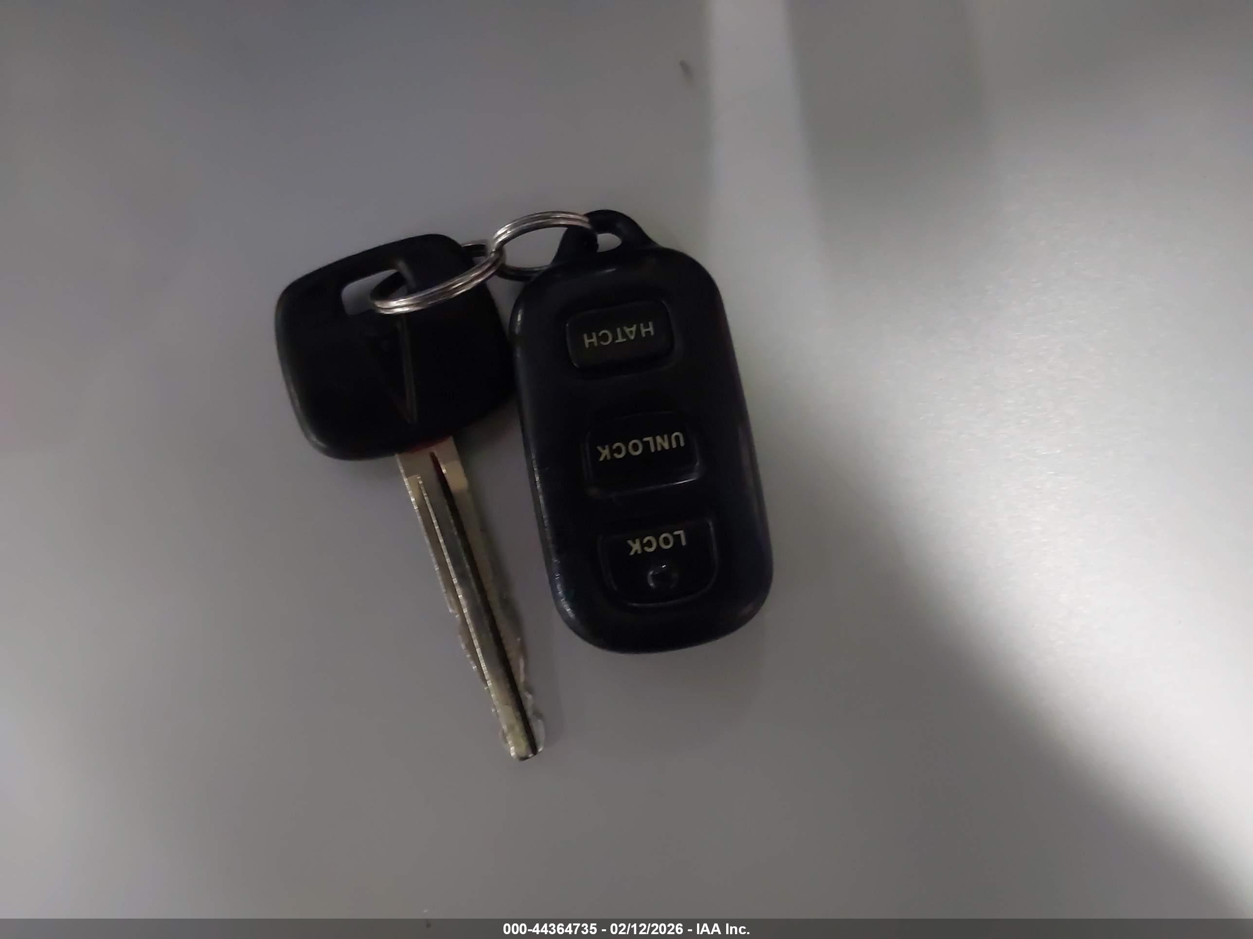PONTIAC VIBE image 11