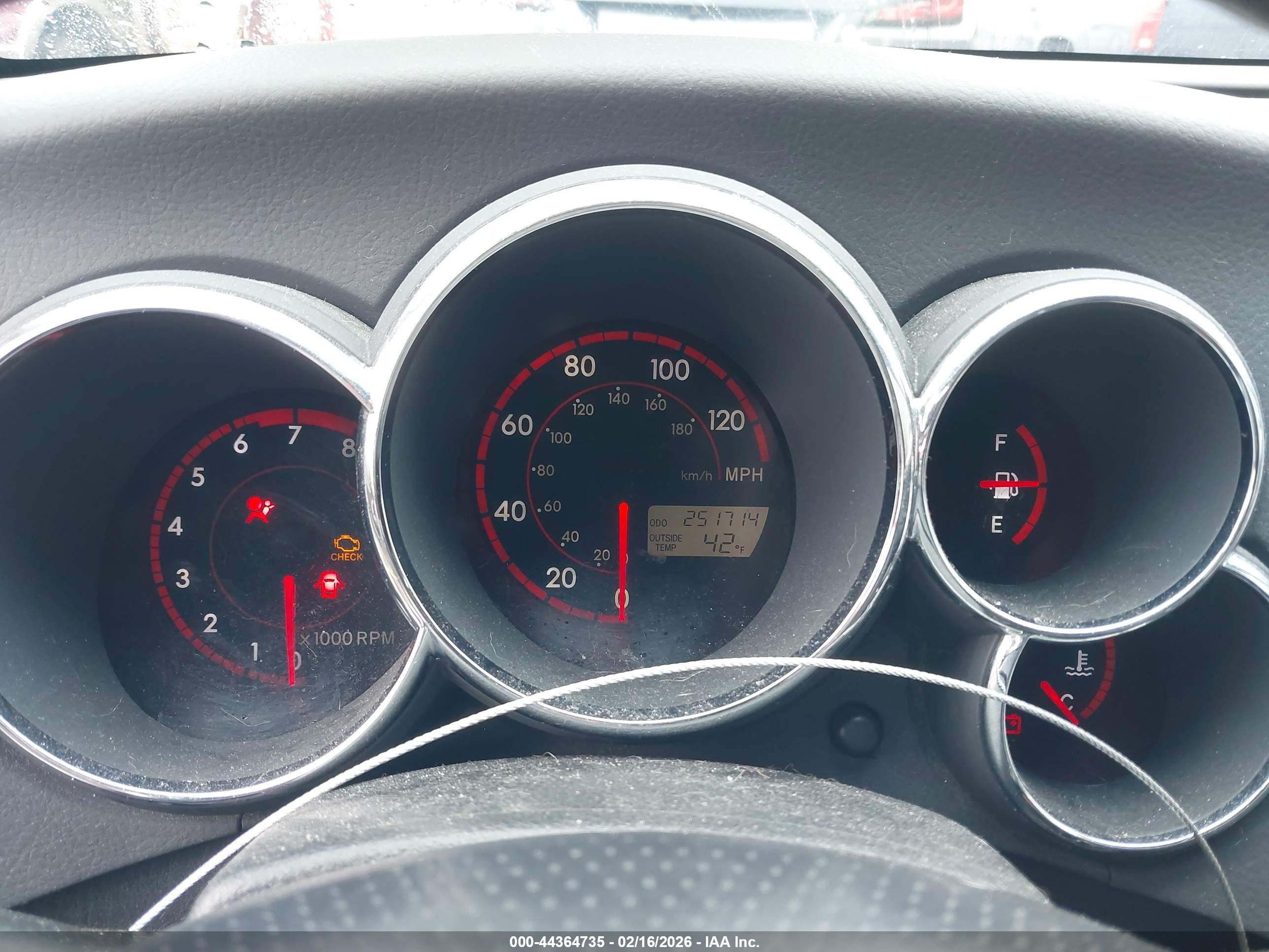 PONTIAC VIBE image 7