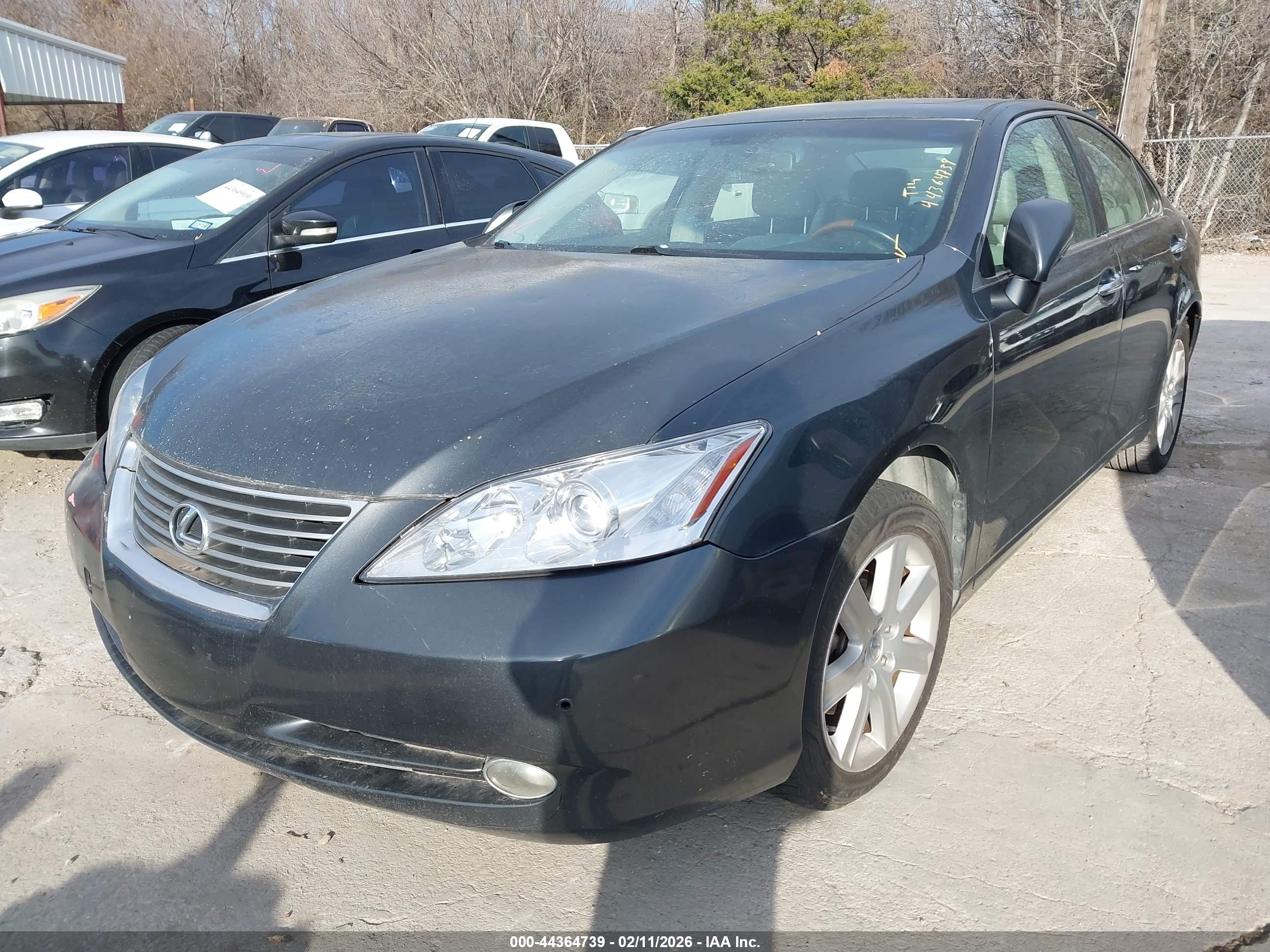 LEXUS ES image 2