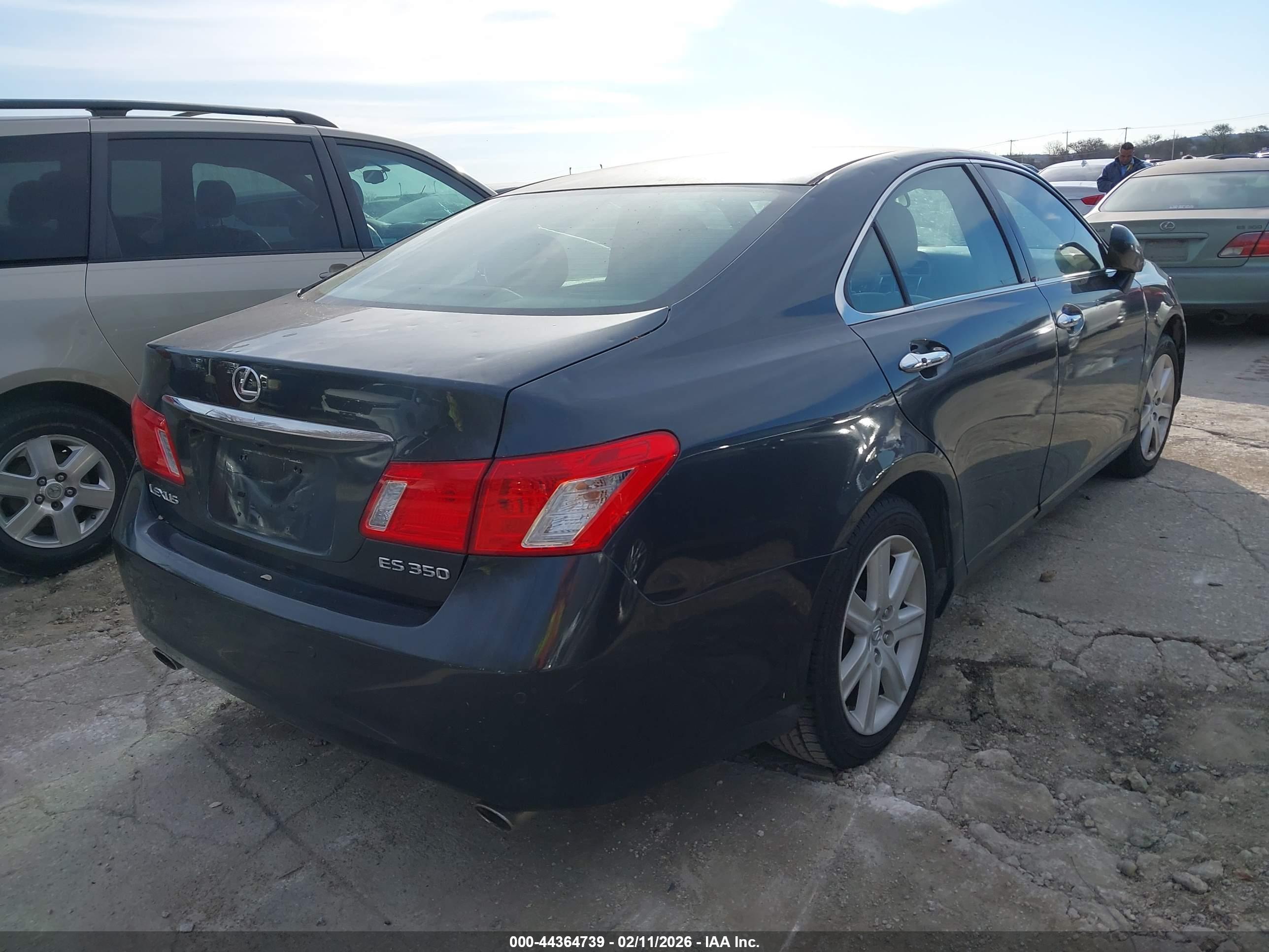 LEXUS ES image 4