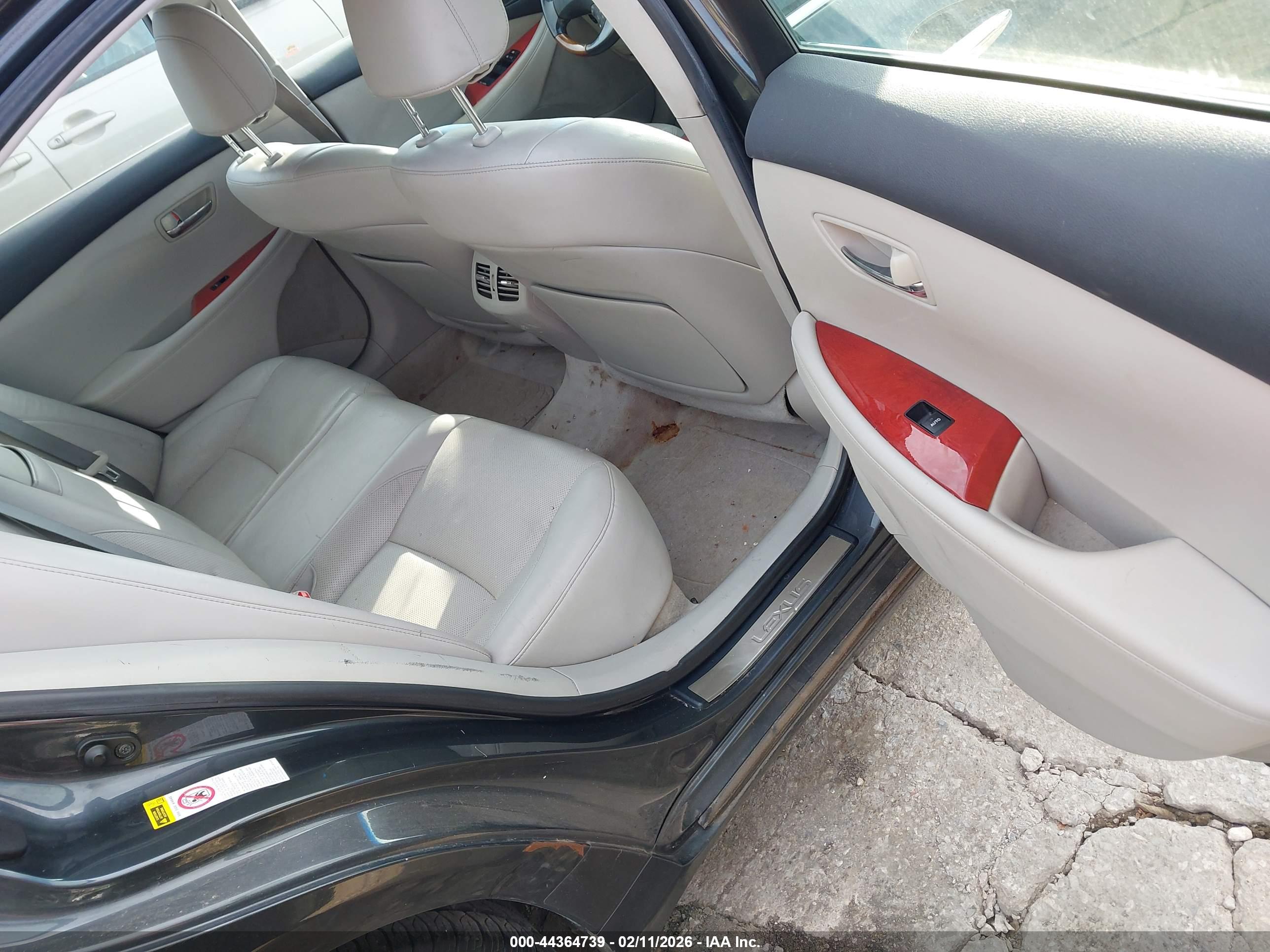 LEXUS ES image 8