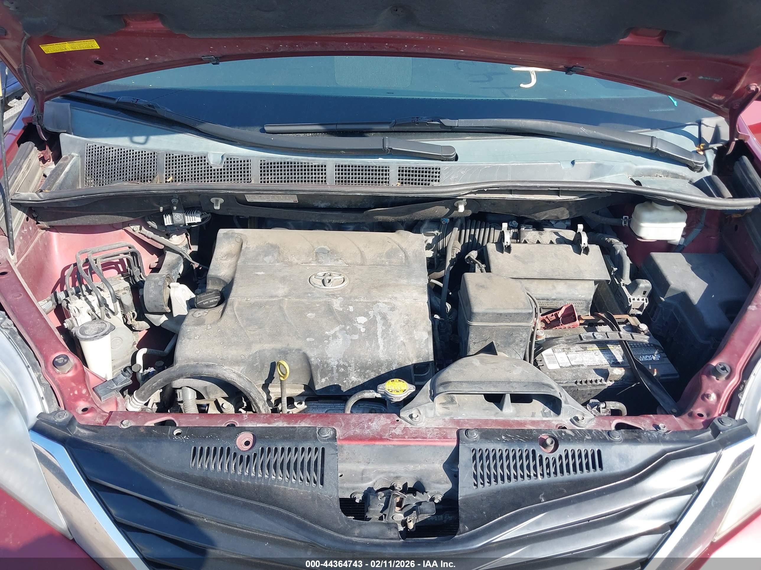 TOYOTA SIENNA image 10