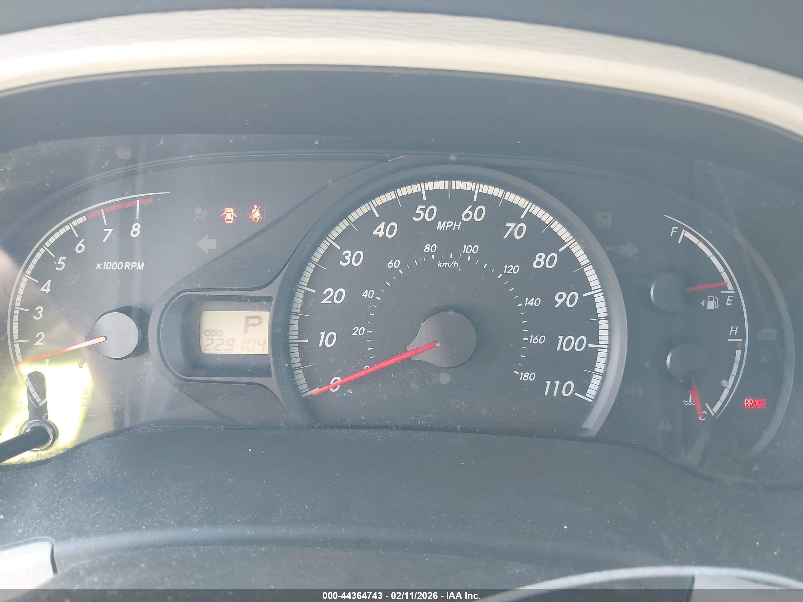 TOYOTA SIENNA image 7