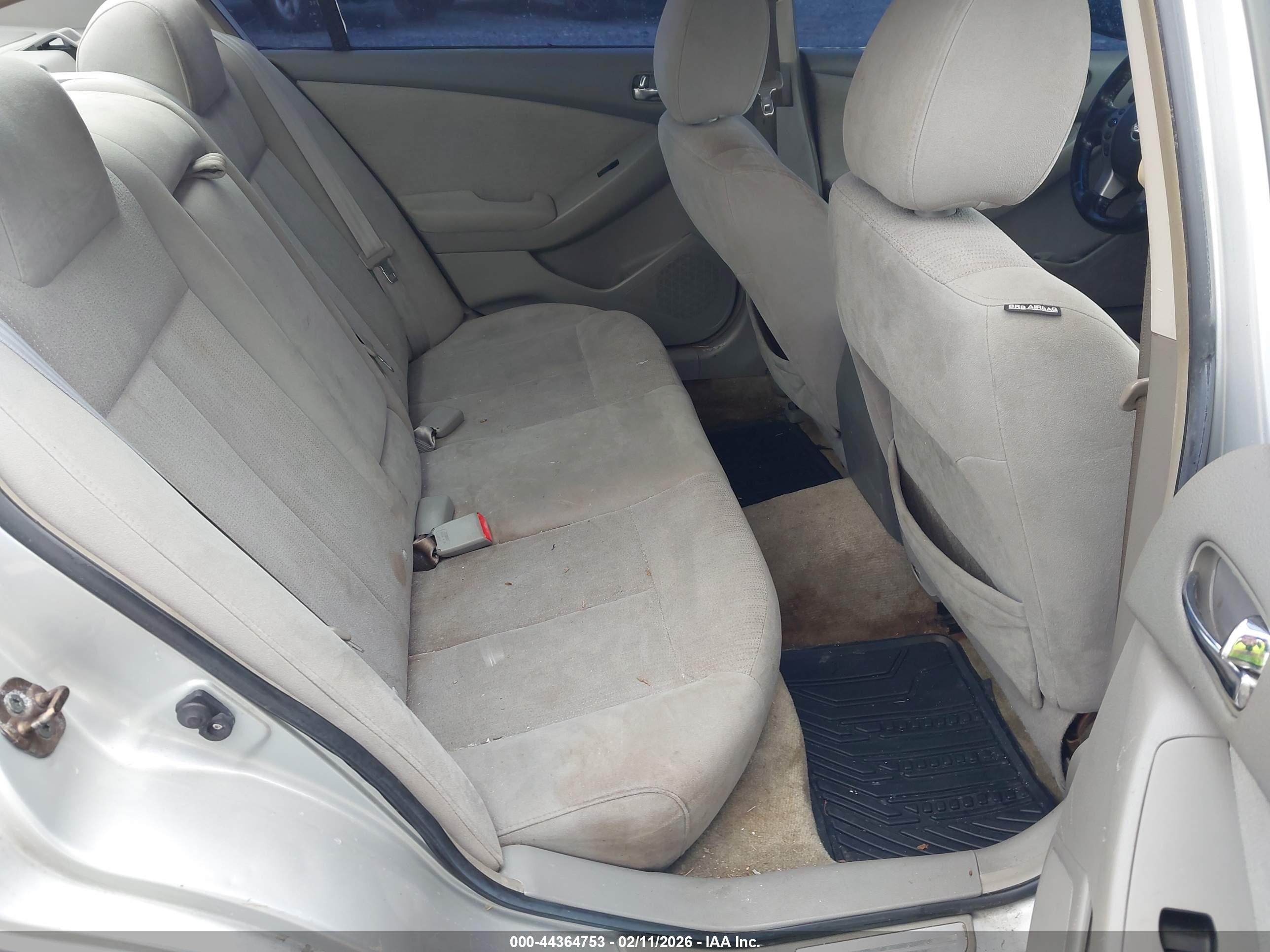 NISSAN ALTIMA image 8