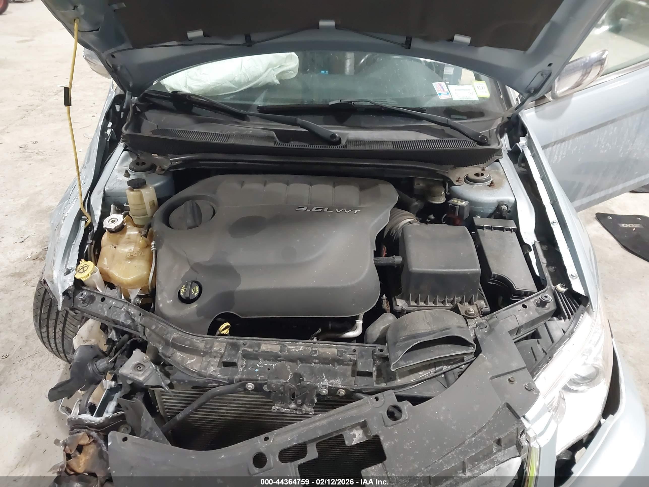 CHRYSLER 200 image 10