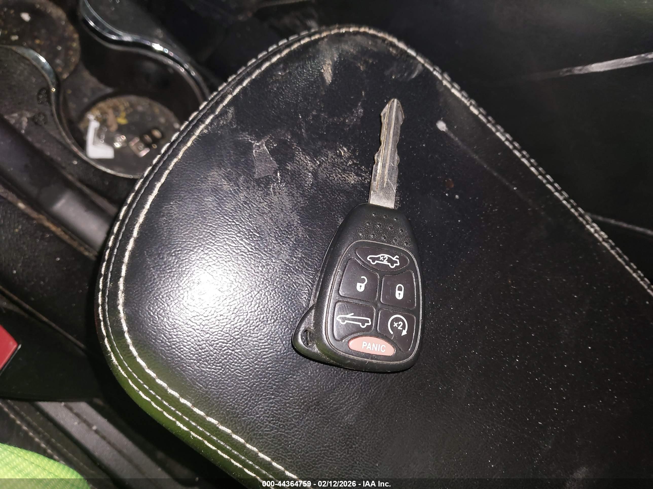 CHRYSLER 200 image 11