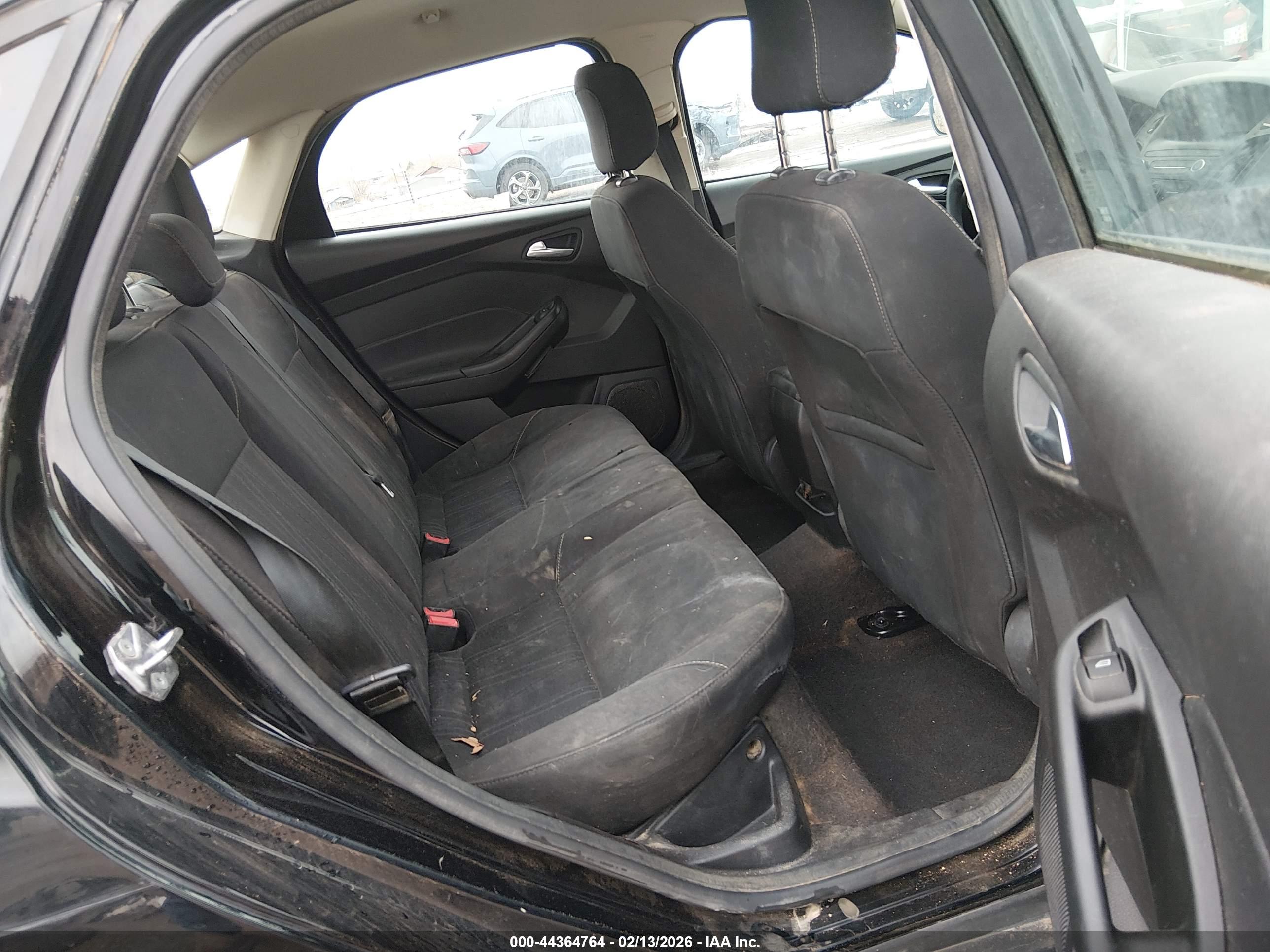 FORD FOCUS image 8