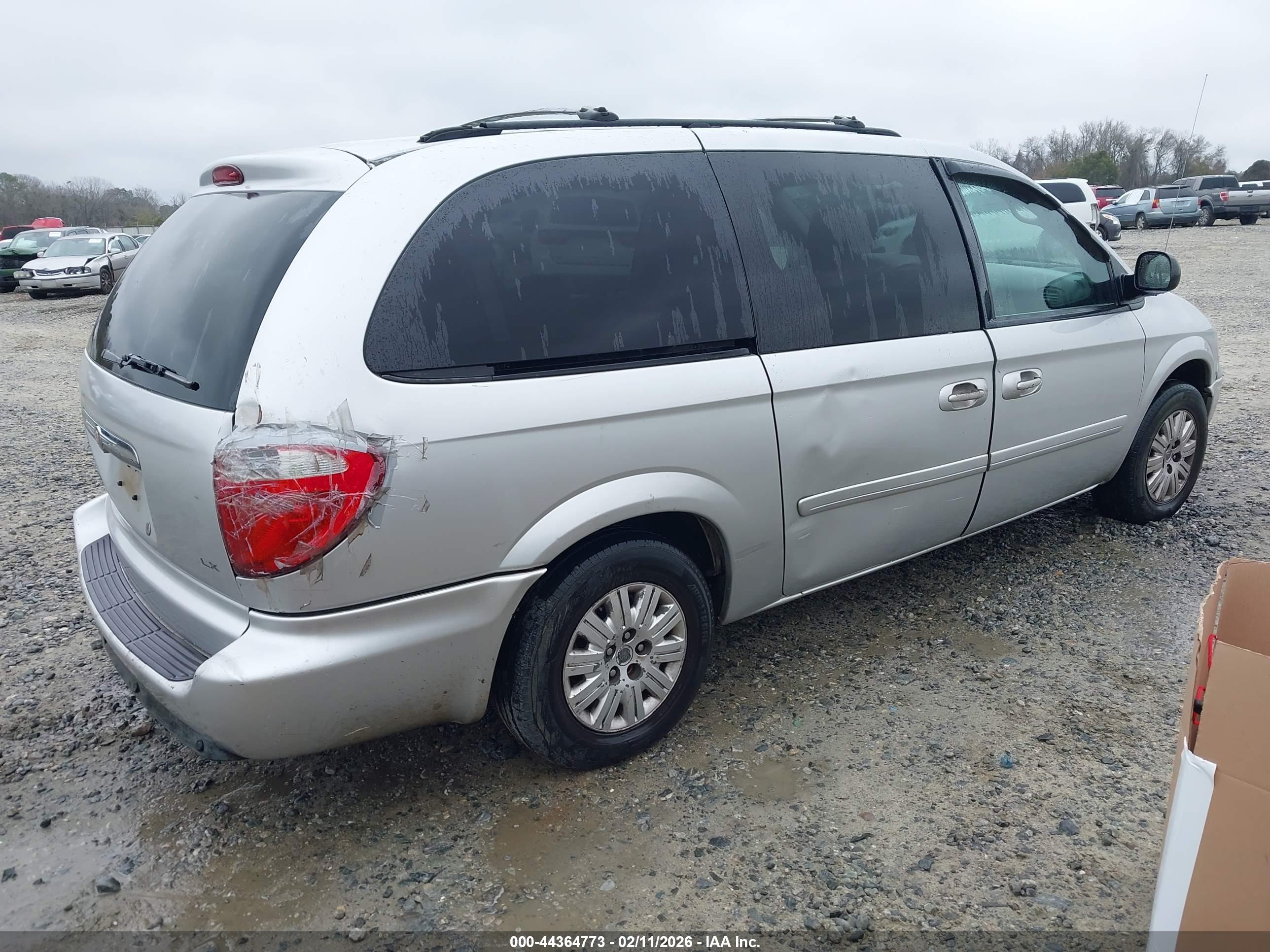 CHRYSLER TOWN image 4