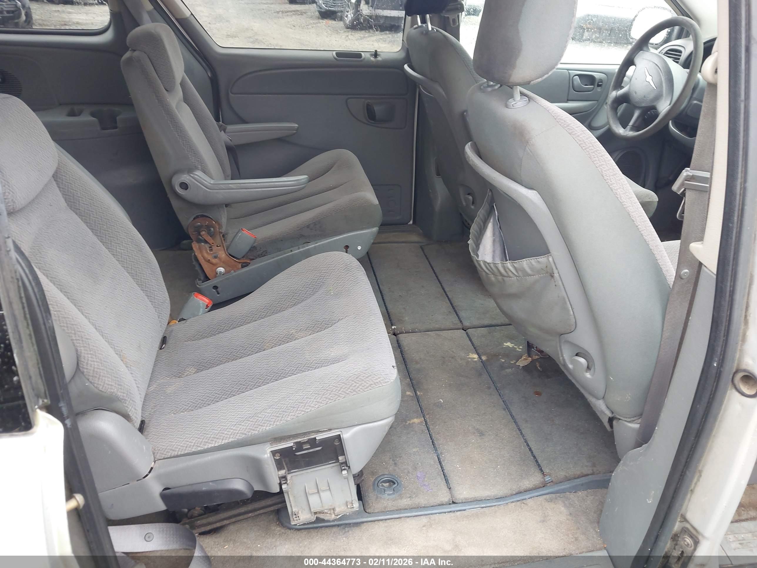CHRYSLER TOWN image 8
