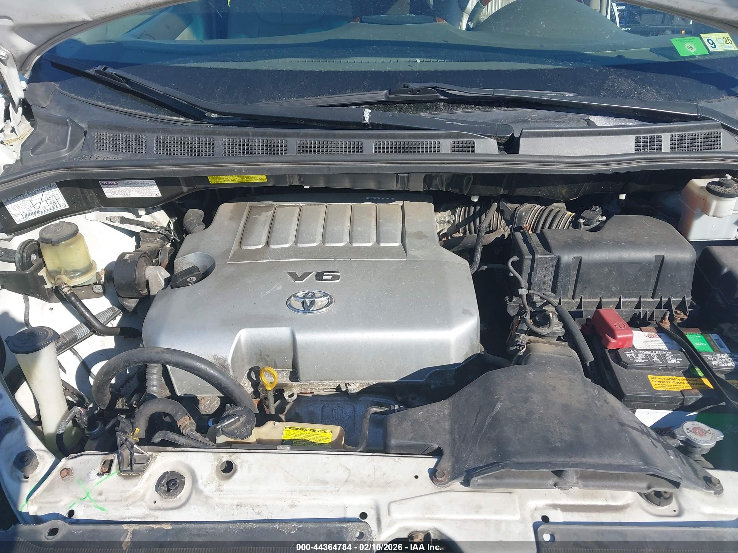 TOYOTA SIENNA image 10