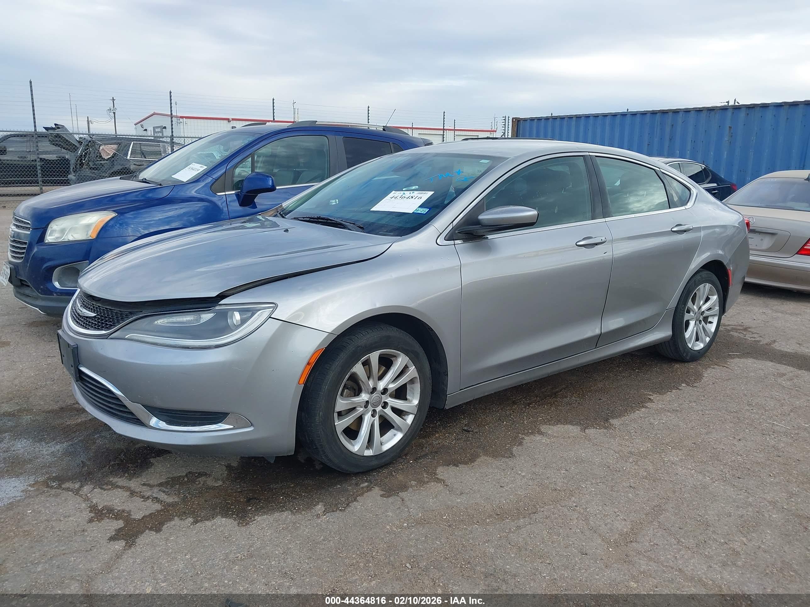 CHRYSLER 200 image 2