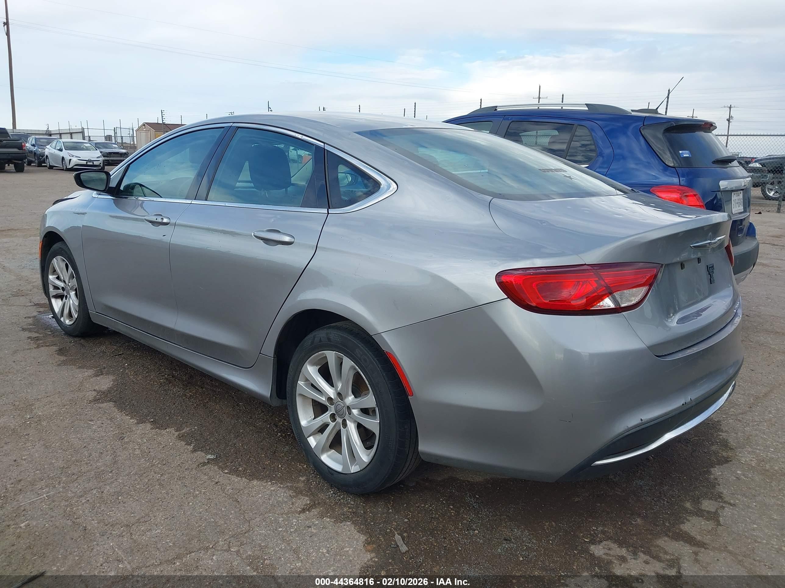CHRYSLER 200 image 3