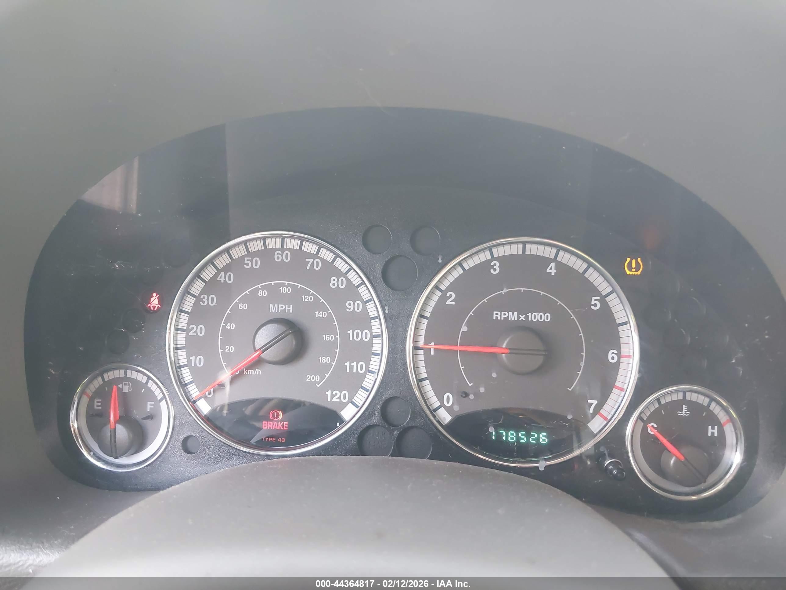 JEEP LIBERTY image 7