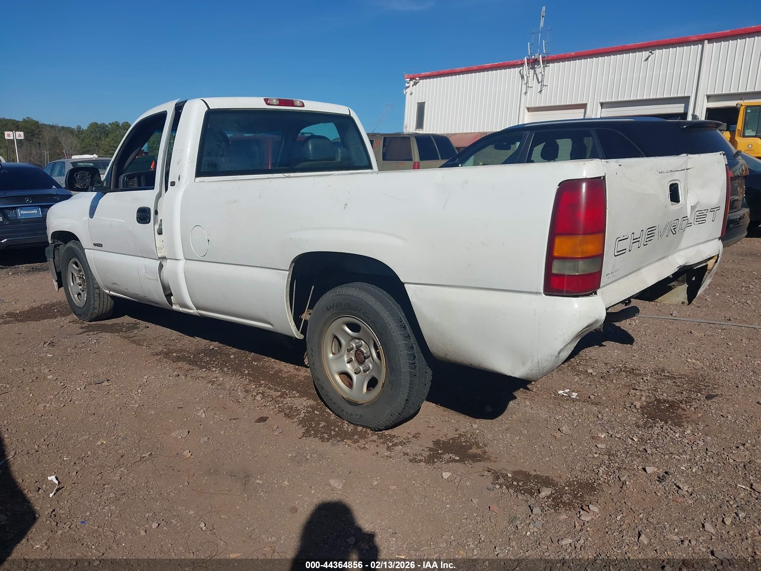 CHEVROLET SILVERADO image 3