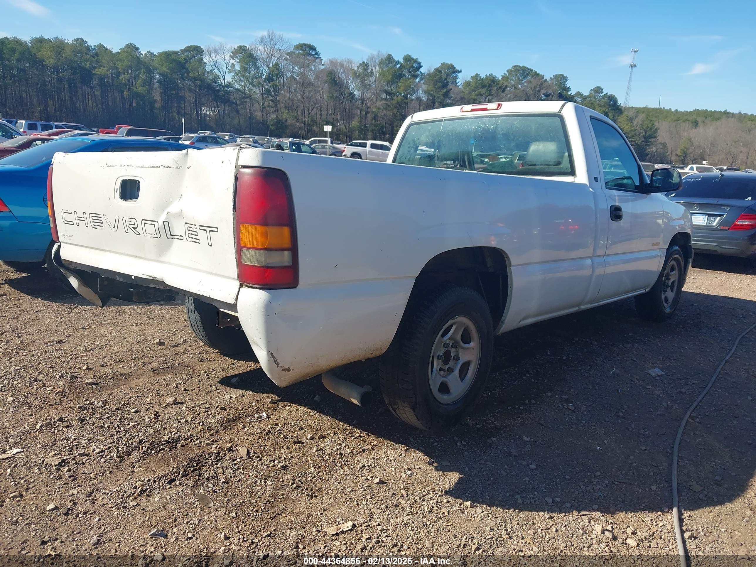 CHEVROLET SILVERADO image 4