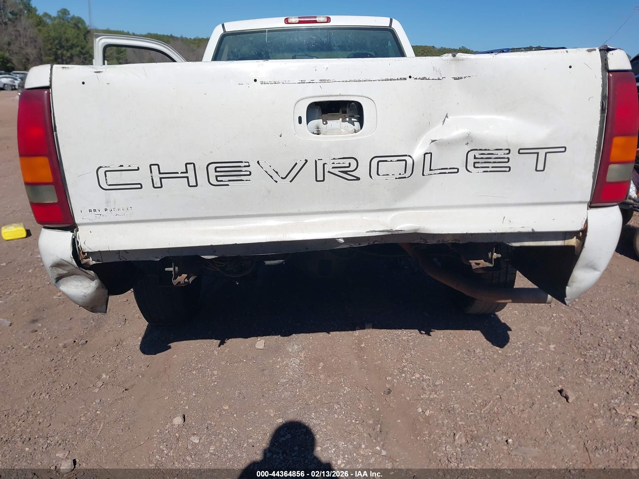 CHEVROLET SILVERADO image 6