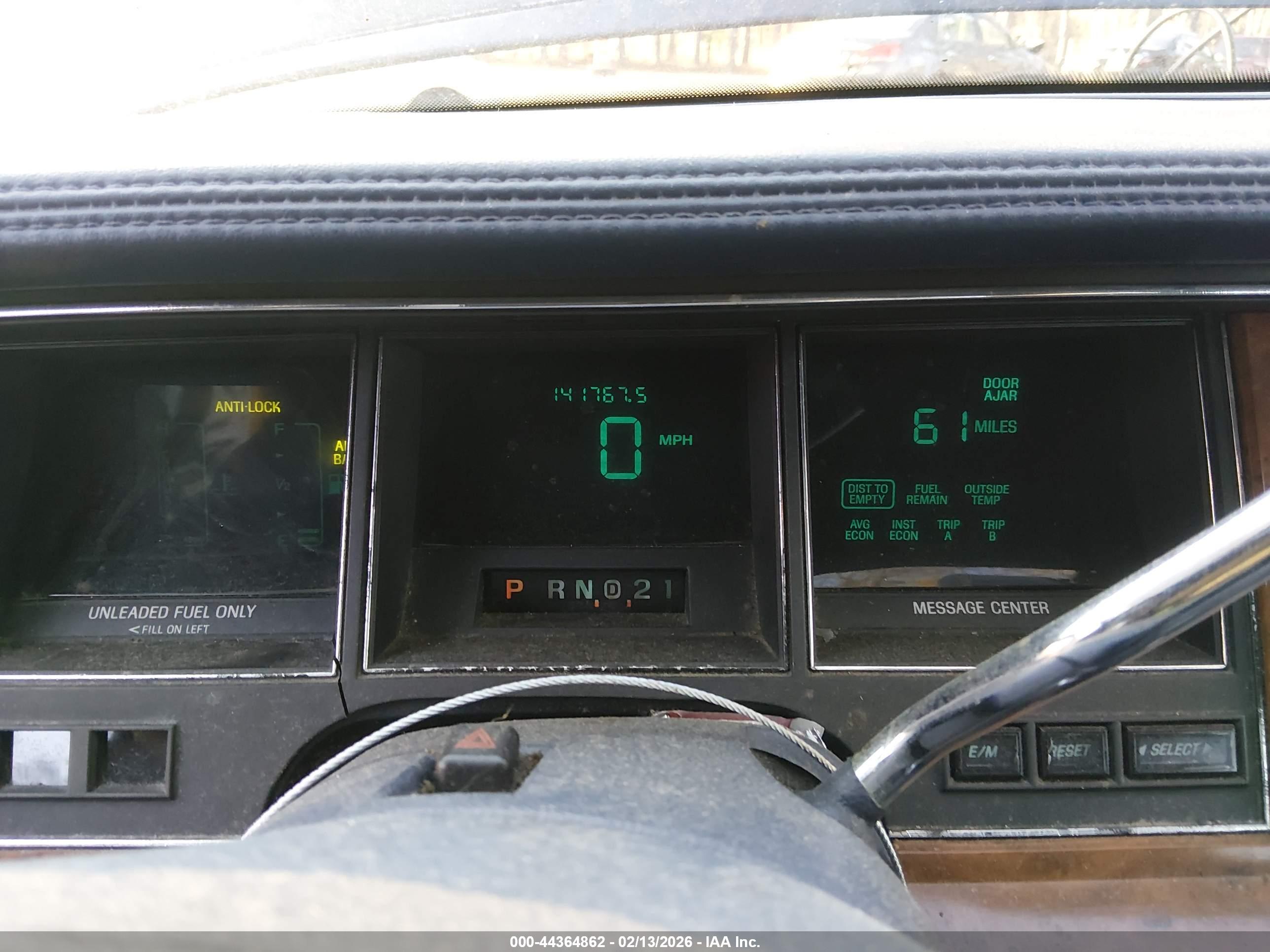 LINCOLN TOWN image 7