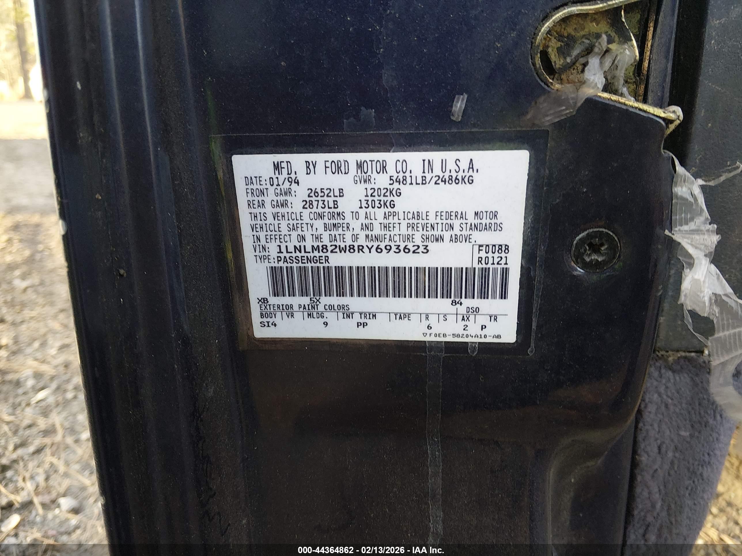 LINCOLN TOWN image 9