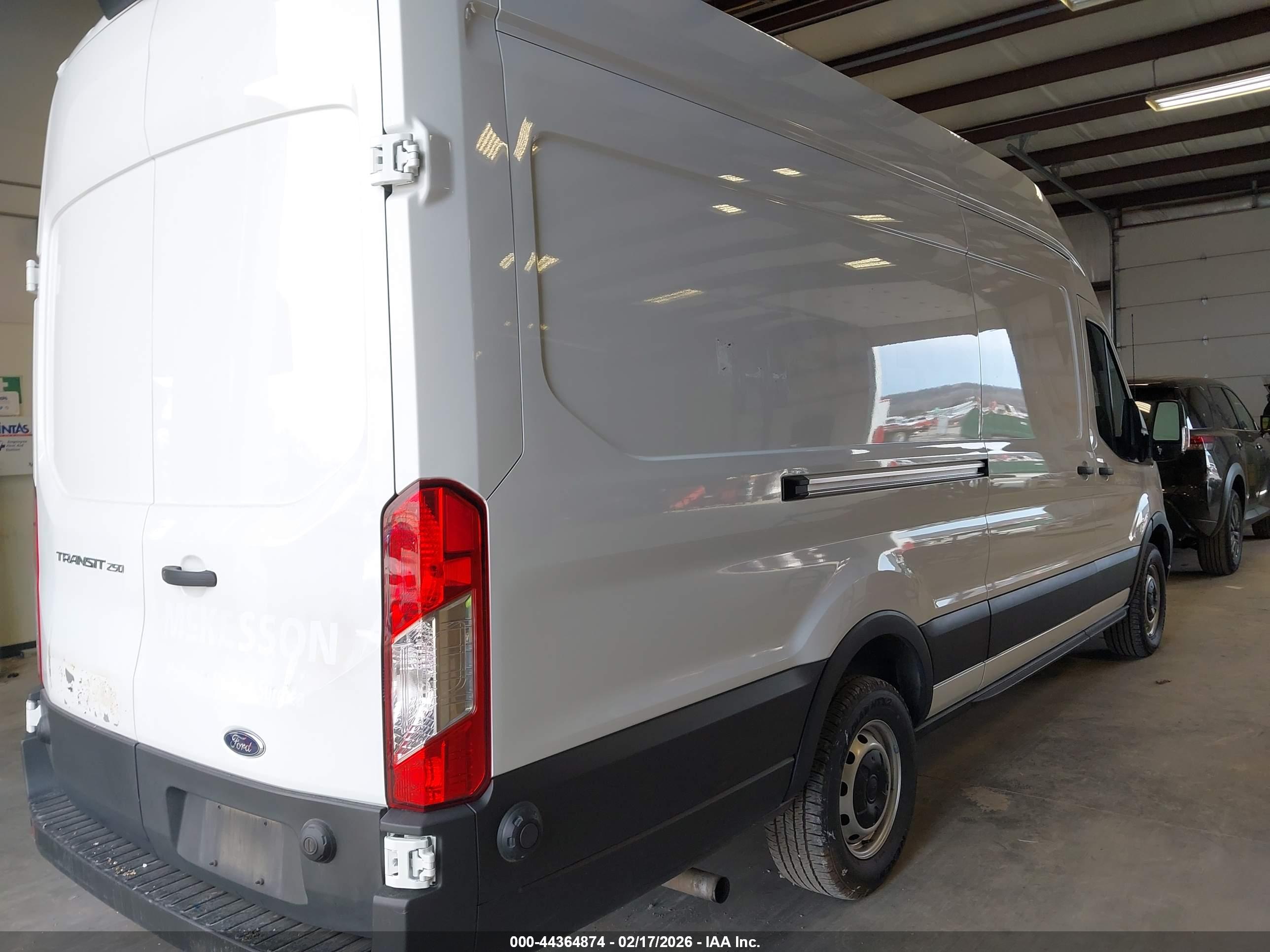 FORD TRANSIT-250 image 4