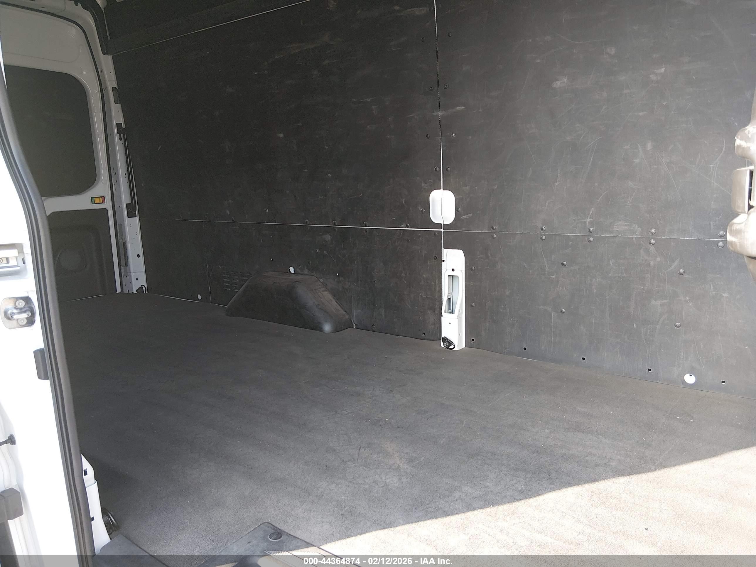 FORD TRANSIT-250 image 8