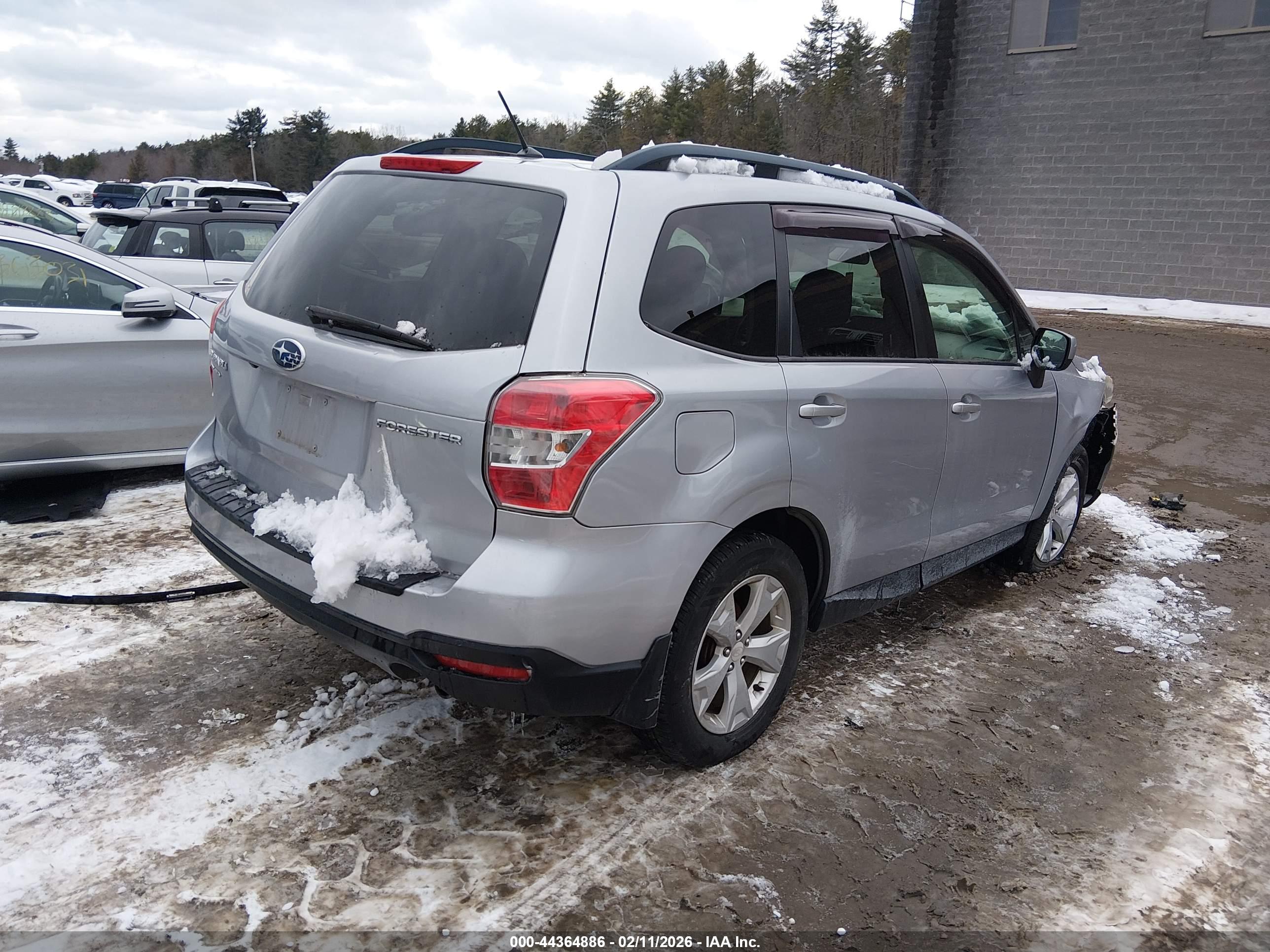 SUBARU FORESTER image 4