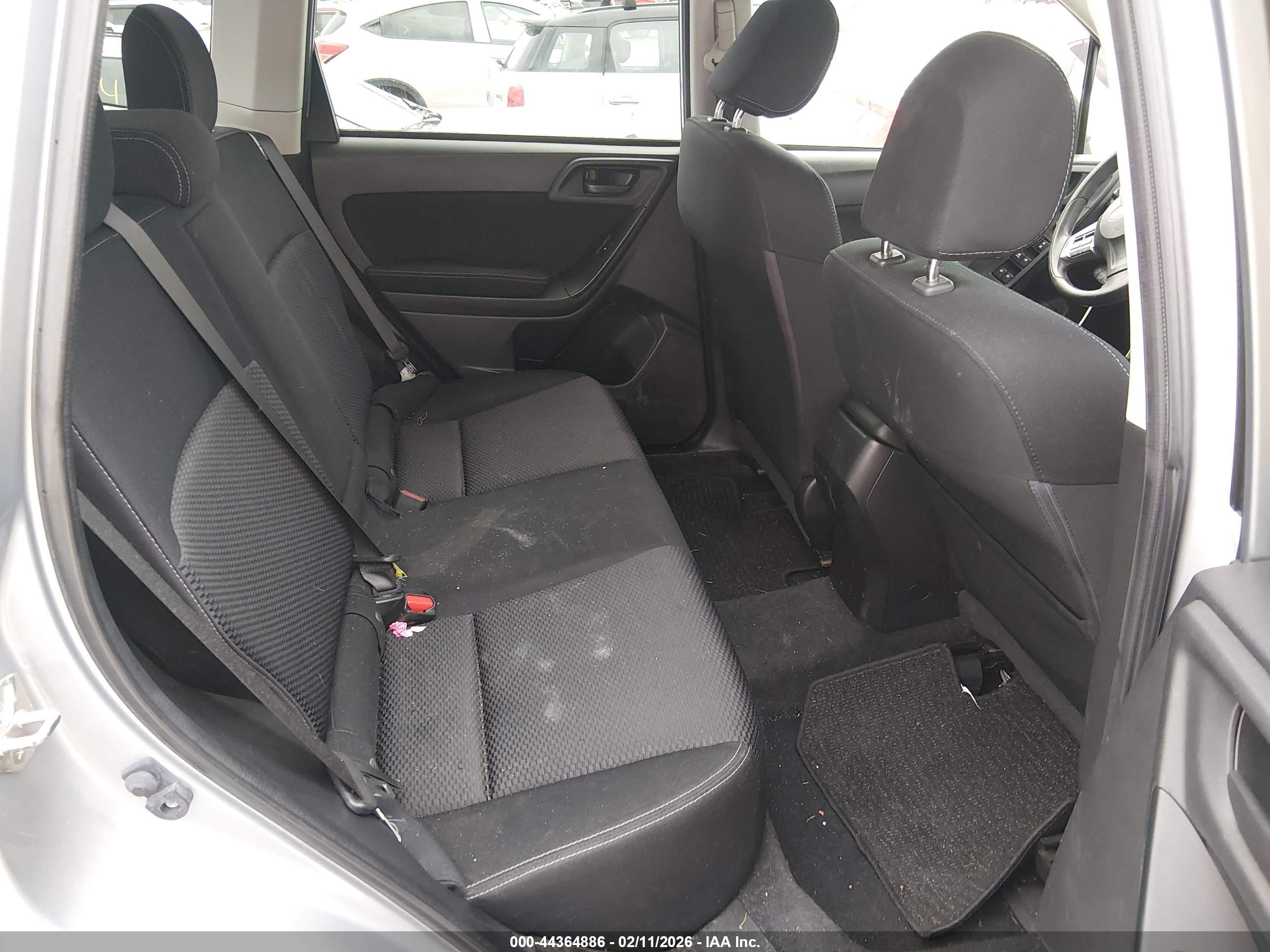 SUBARU FORESTER image 8