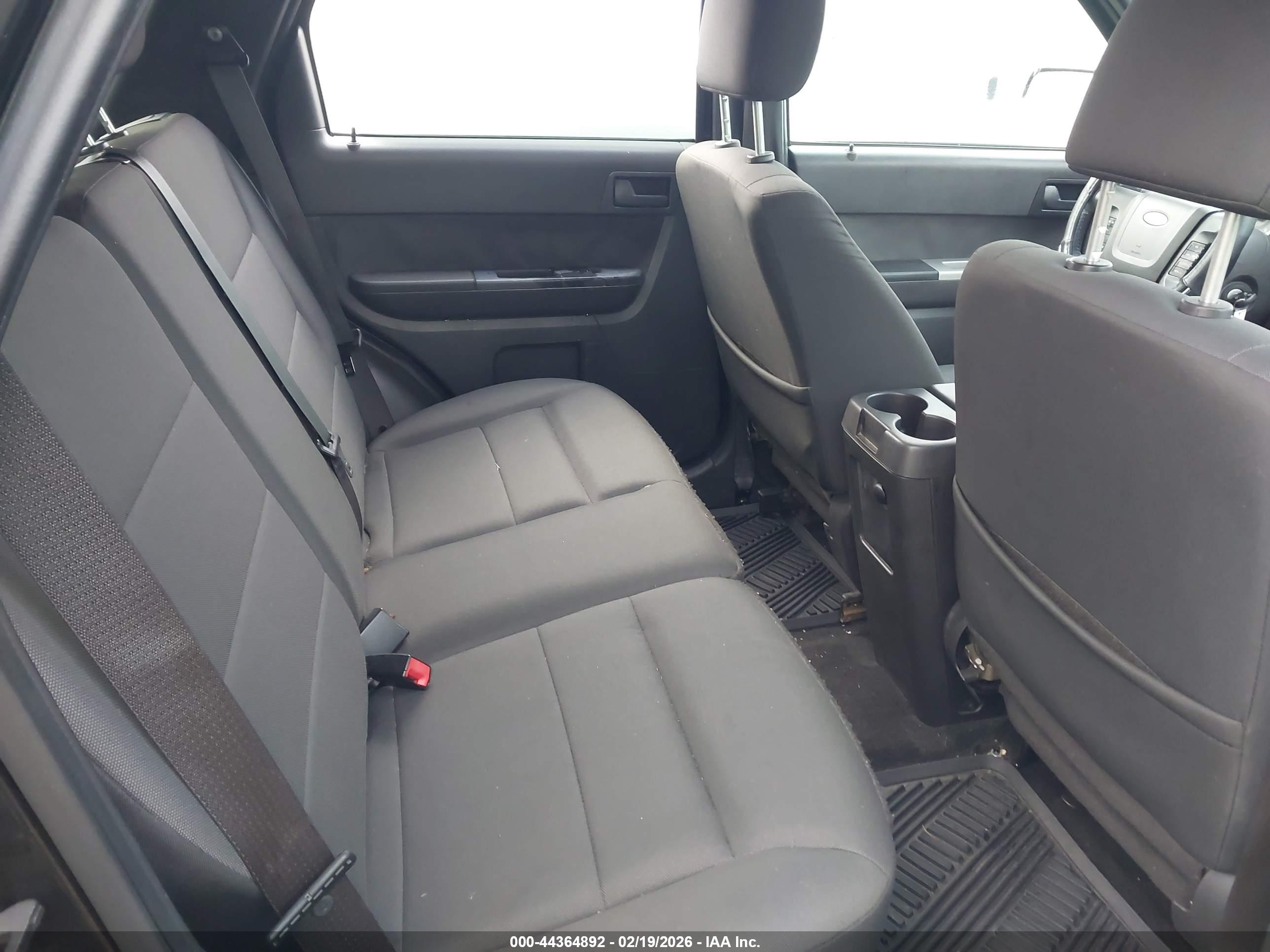 FORD ESCAPE image 8