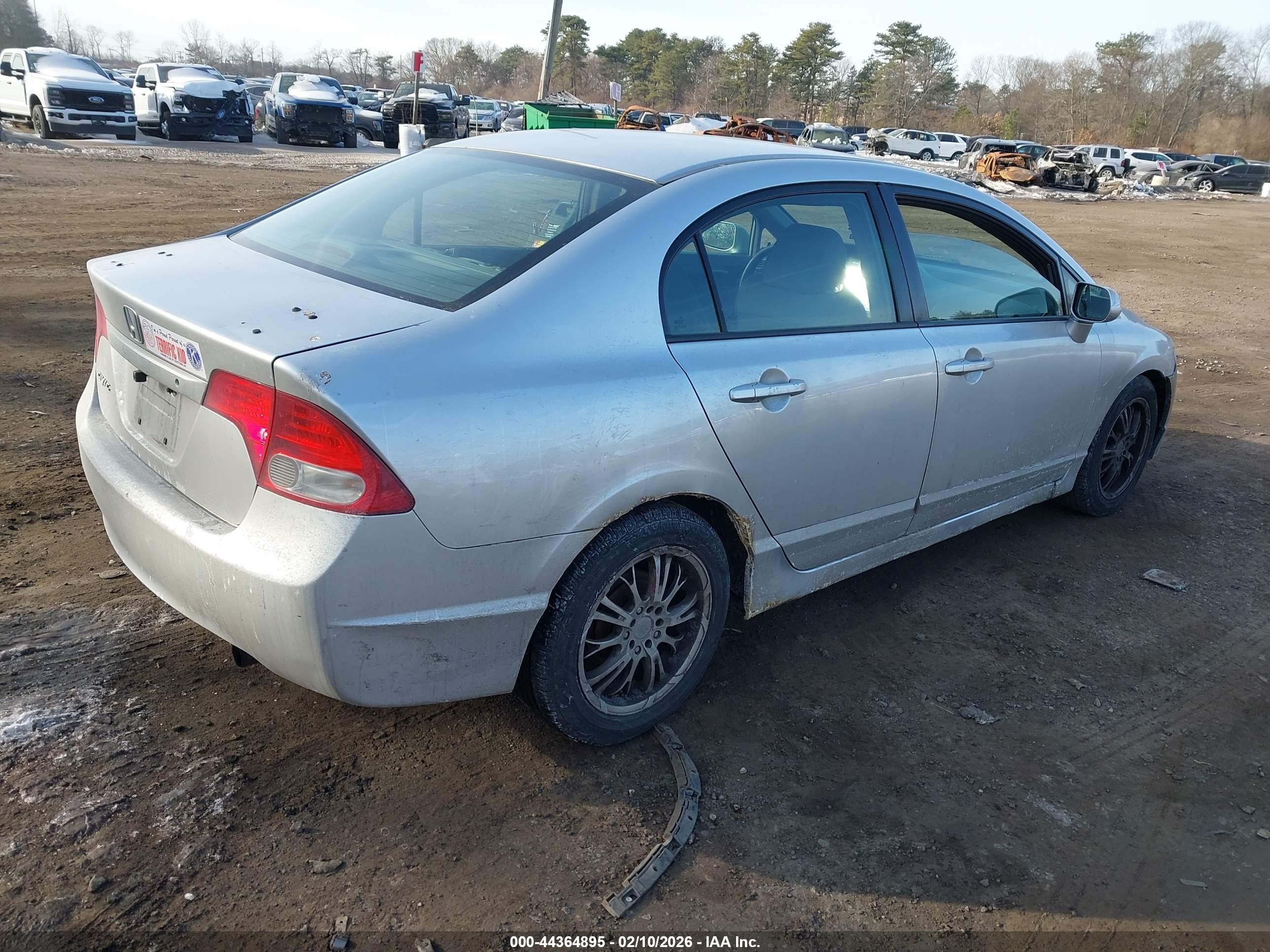 HONDA CIVIC image 4