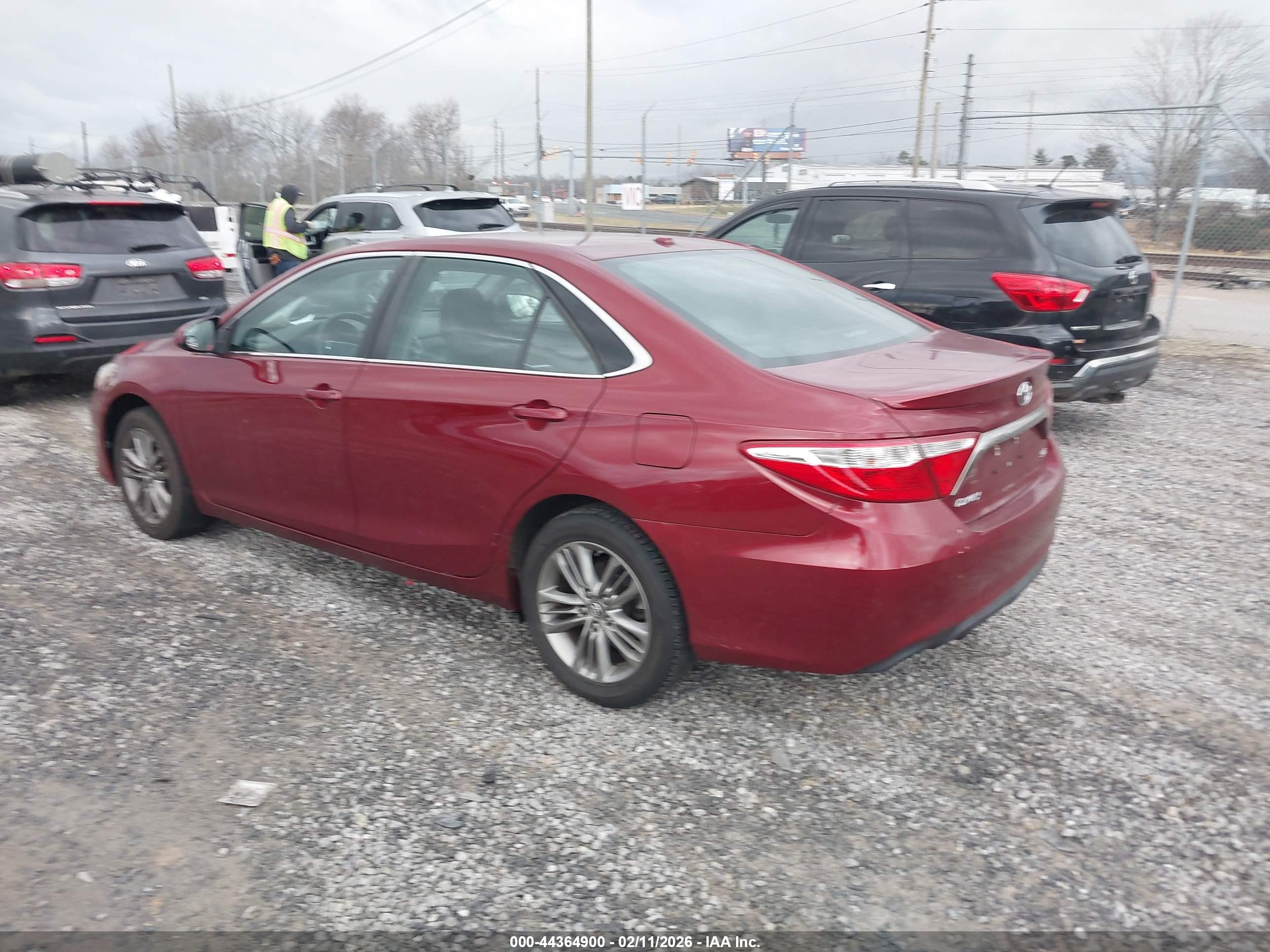 TOYOTA CAMRY image 3