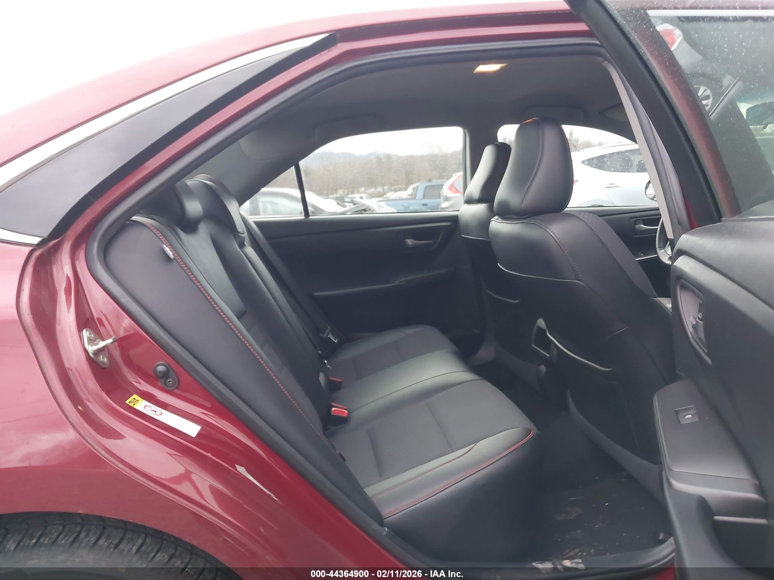 TOYOTA CAMRY image 8
