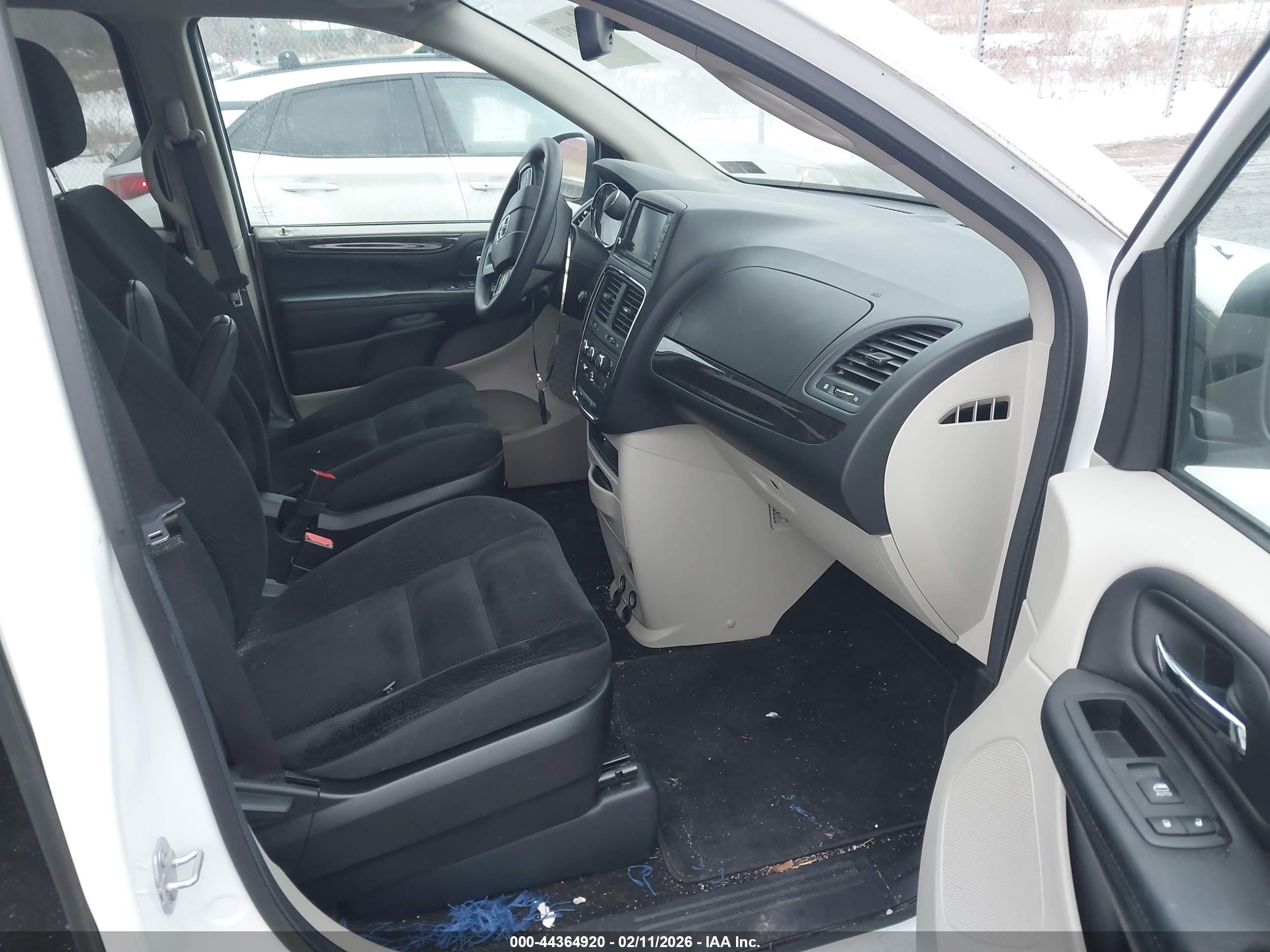 DODGE GRAND image 5
