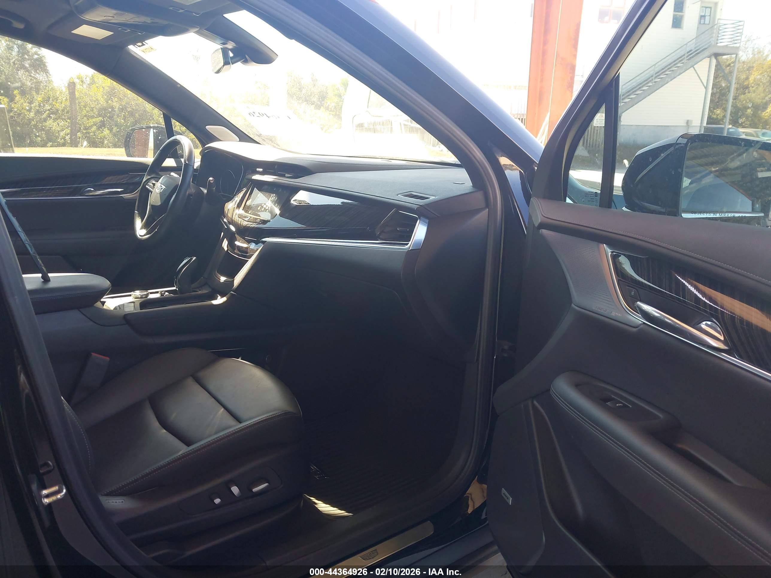 CADILLAC XT6 image 5