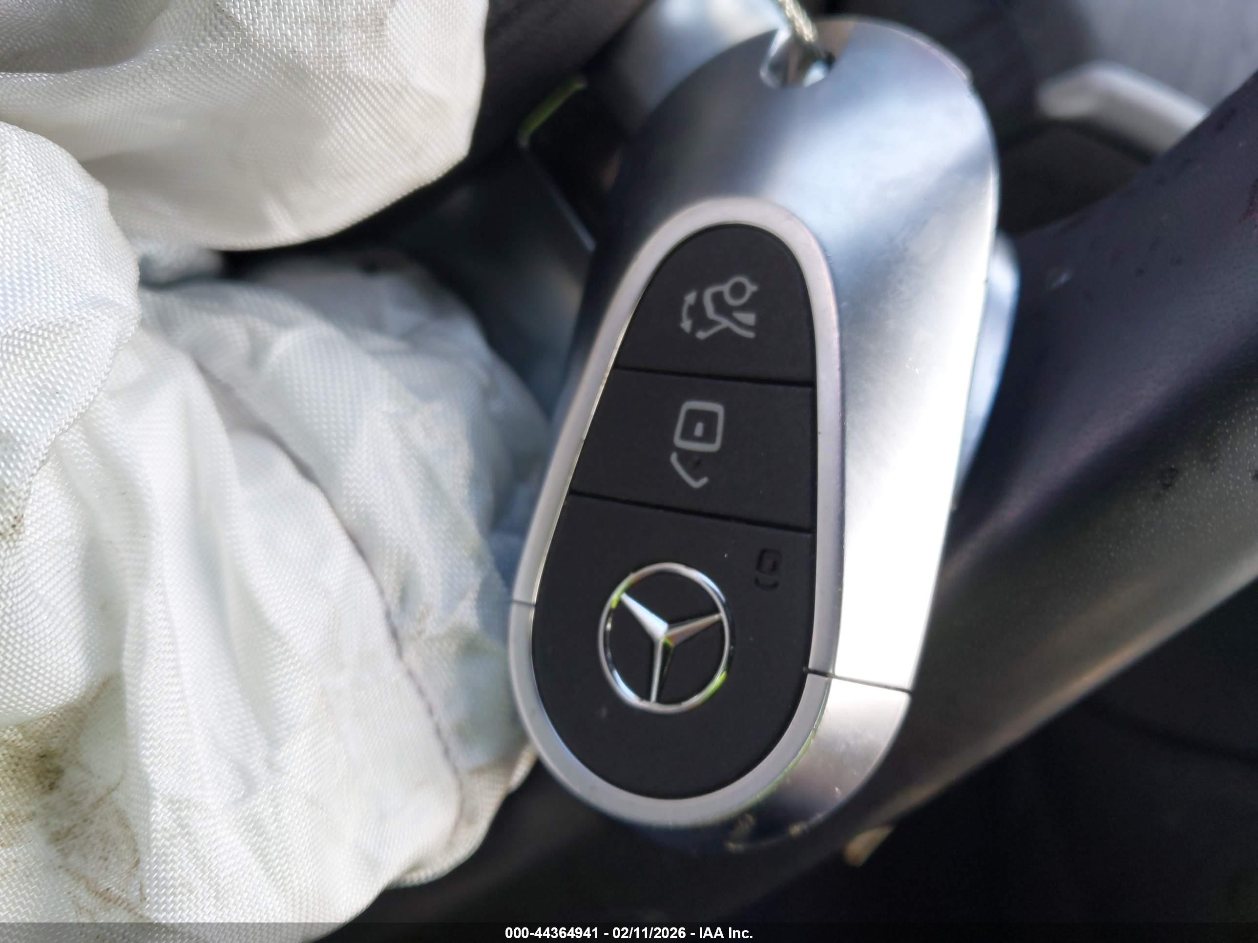 MERCEDES-BENZ C image 11