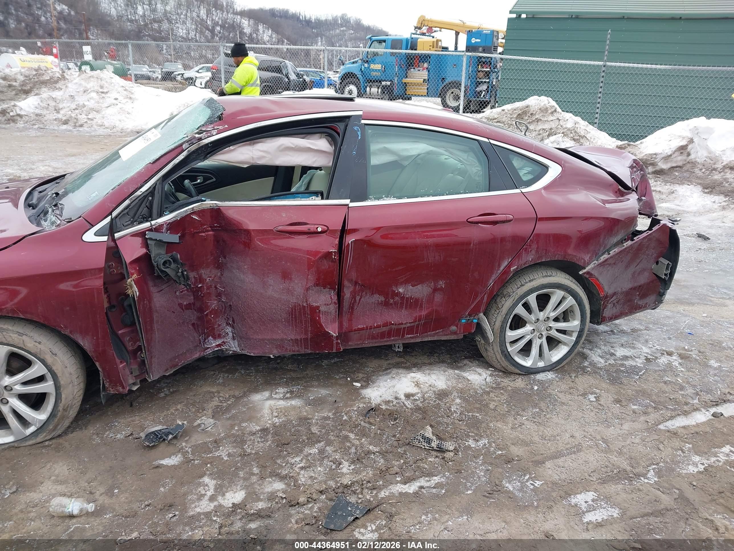 CHRYSLER 200 image 6