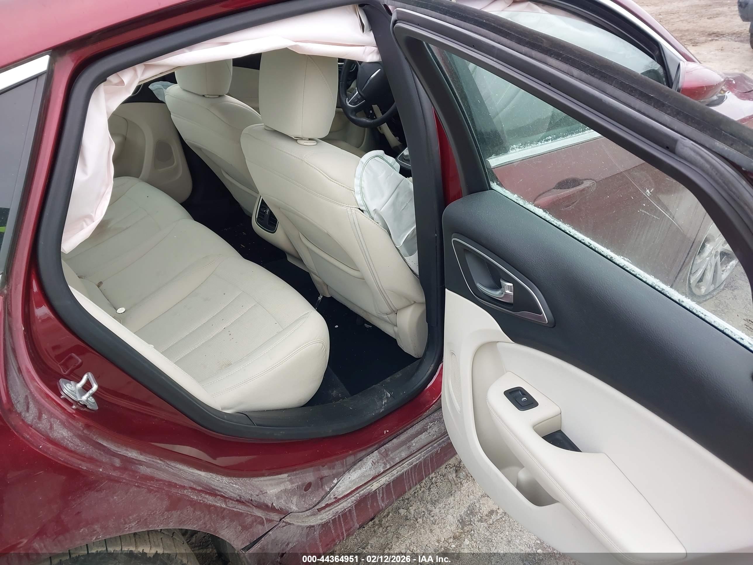CHRYSLER 200 image 8