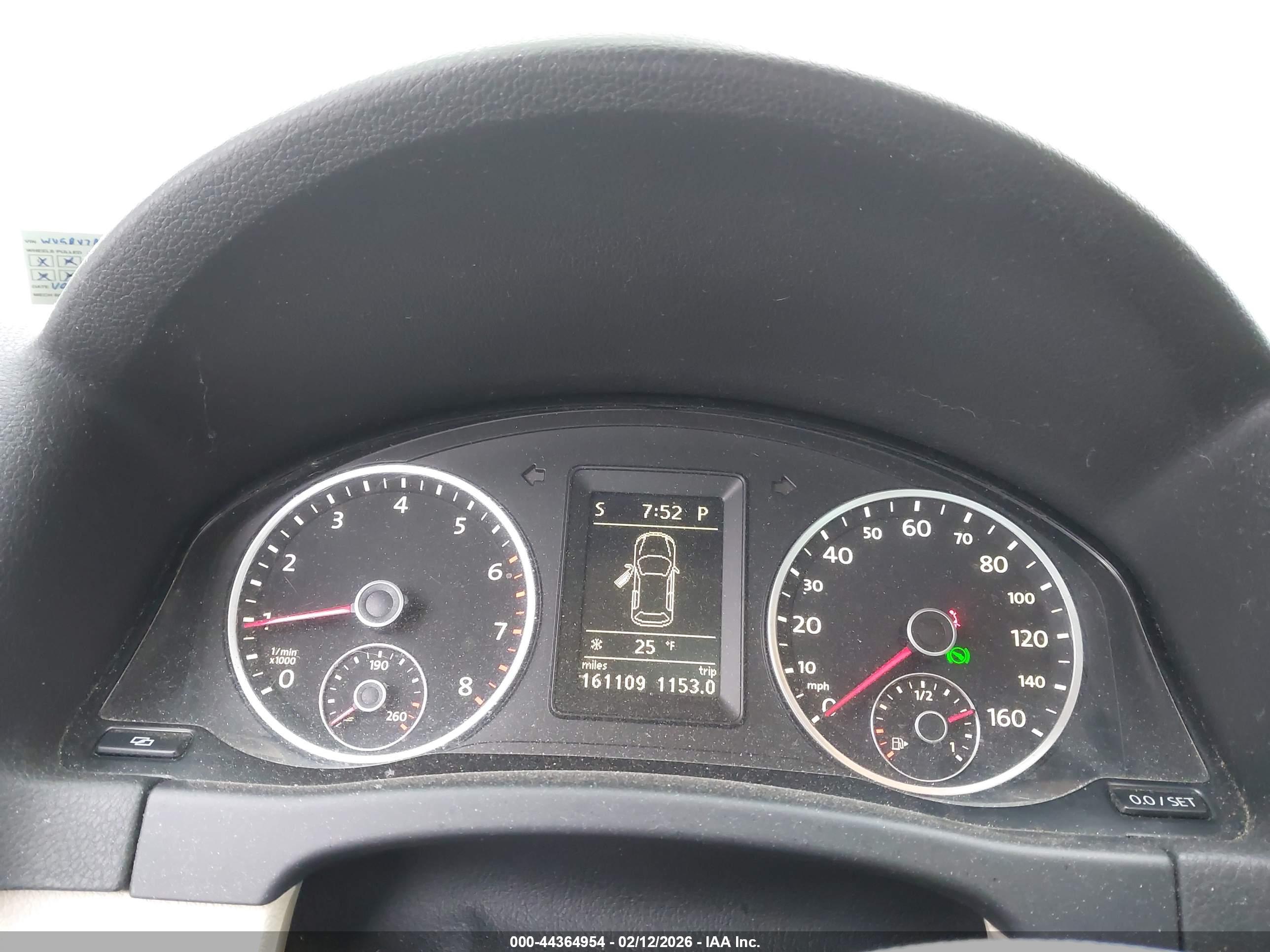 VOLKSWAGEN TIGUAN image 7
