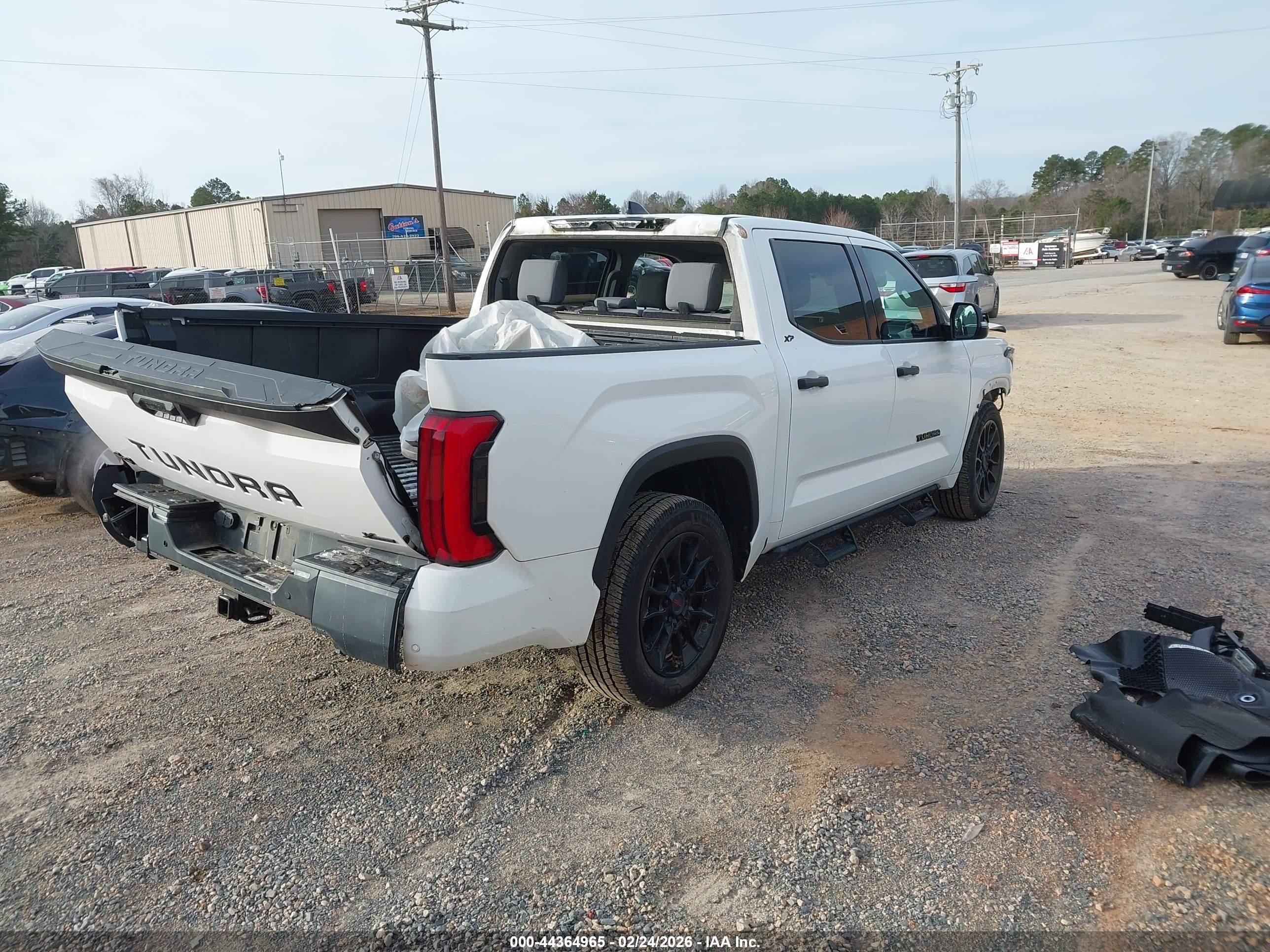 TOYOTA TUNDRA image 4