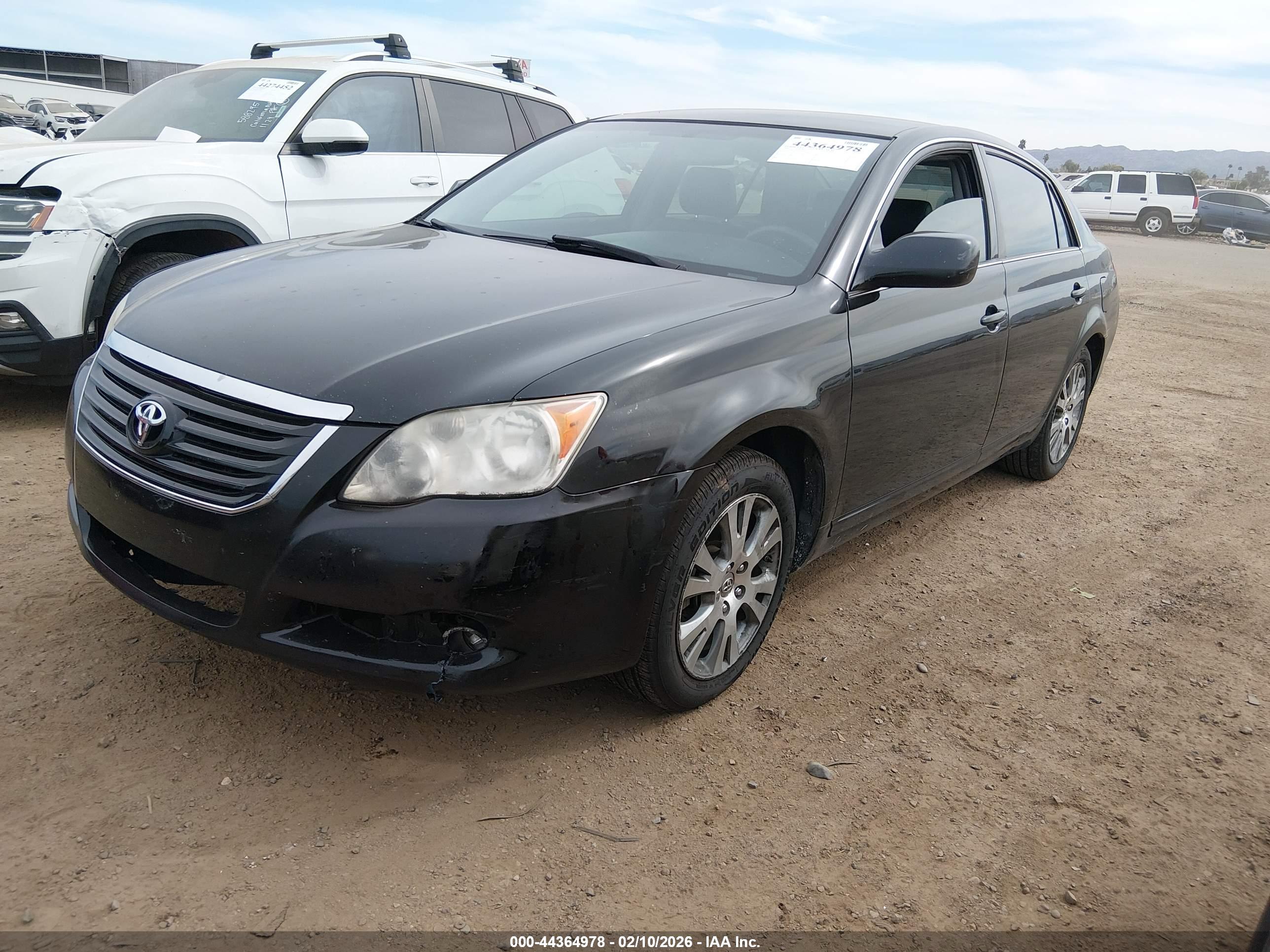 TOYOTA AVALON image 2