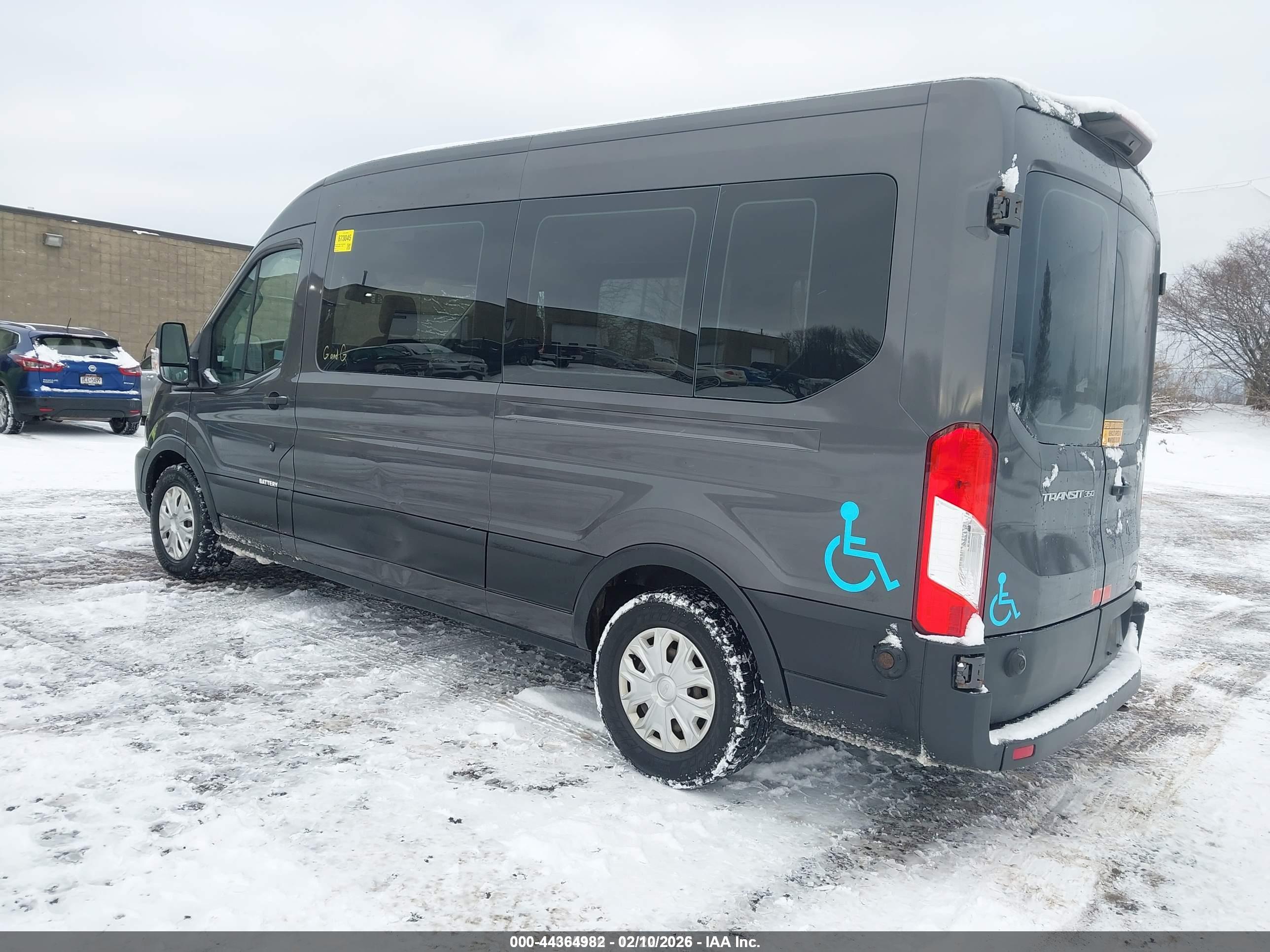 FORD TRANSIT-350 image 3