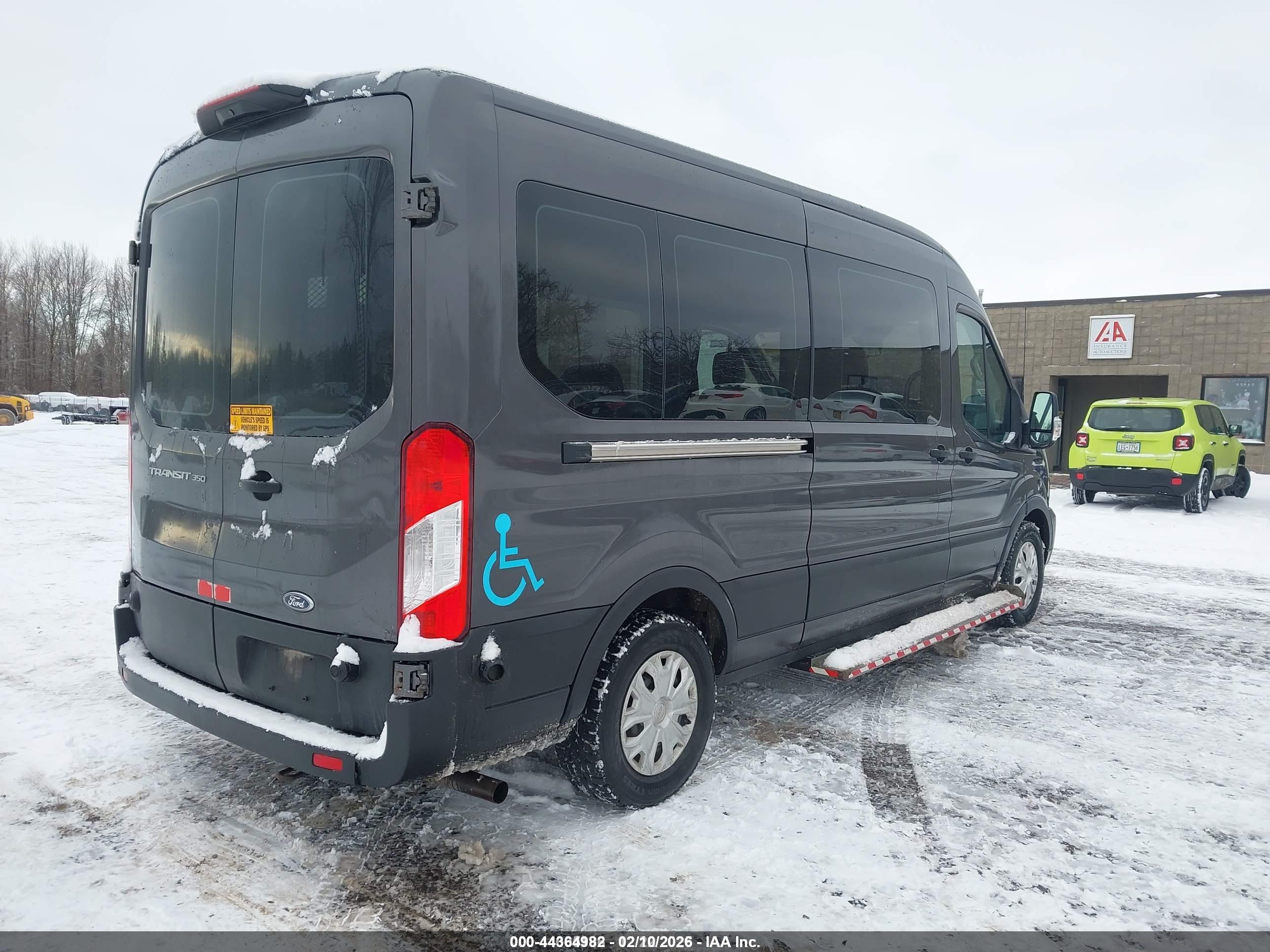 FORD TRANSIT-350 image 4