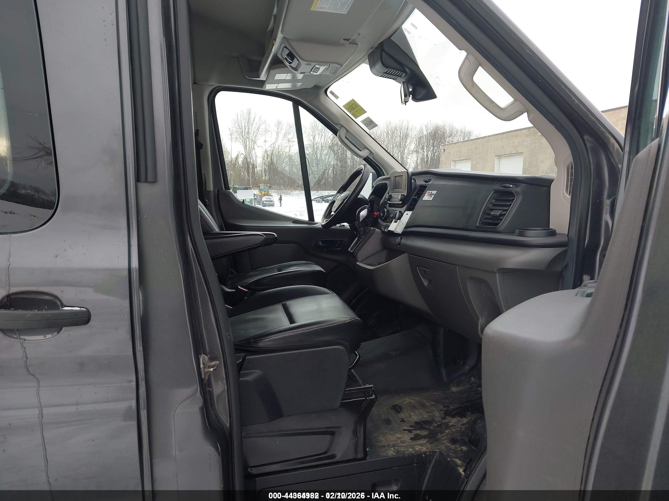 FORD TRANSIT-350 image 5