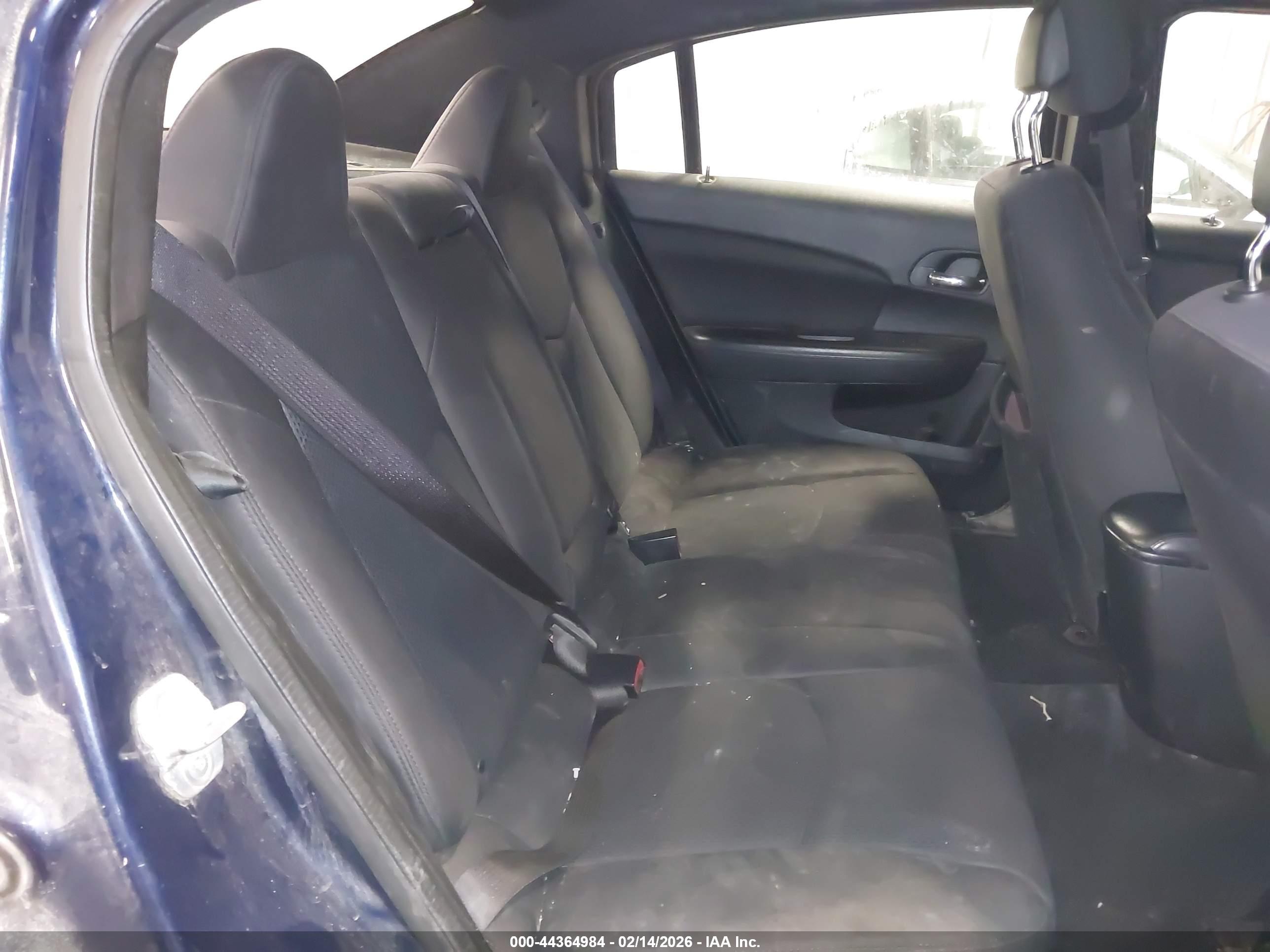 CHRYSLER 200 image 8
