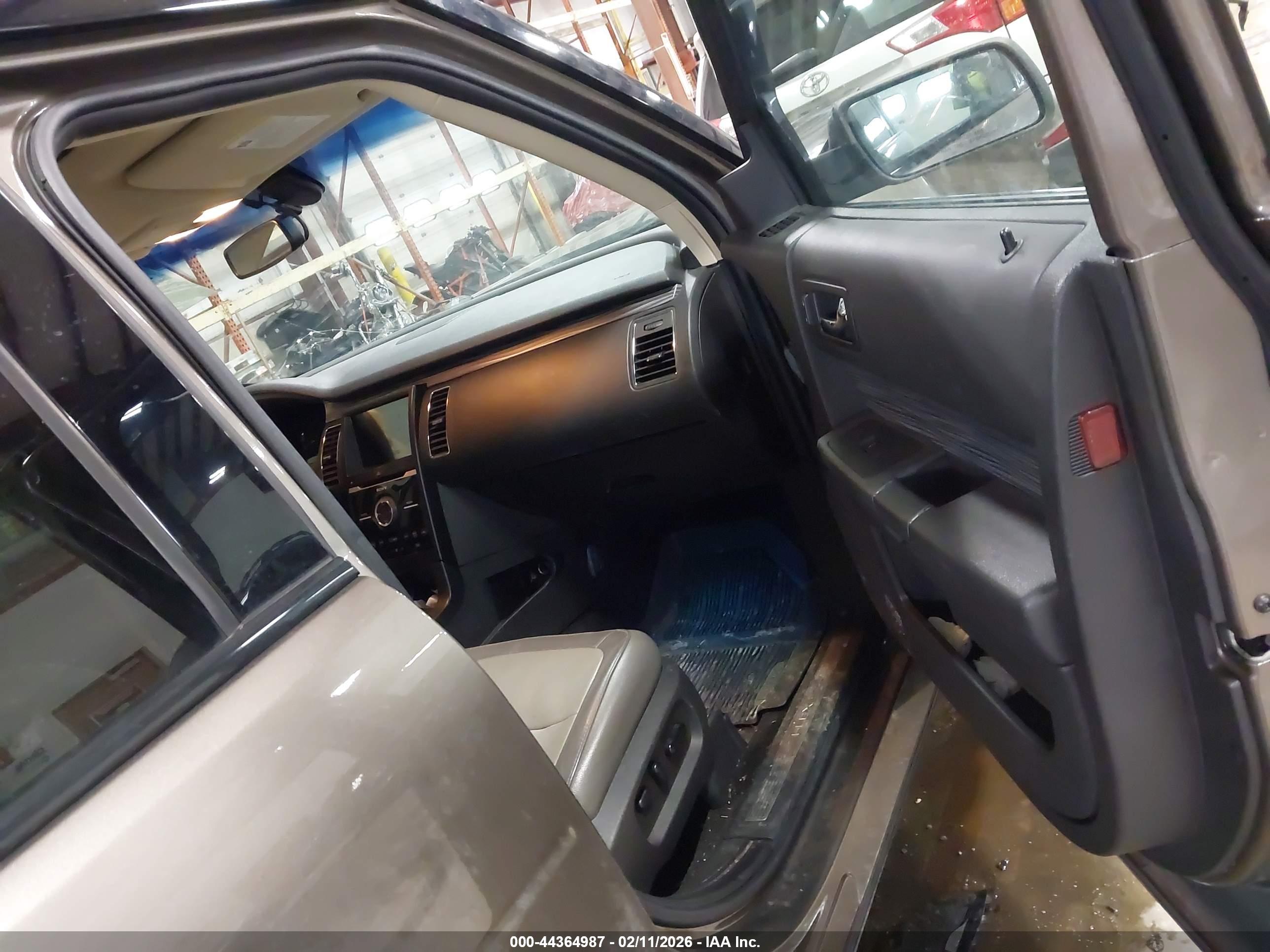 FORD FLEX image 5