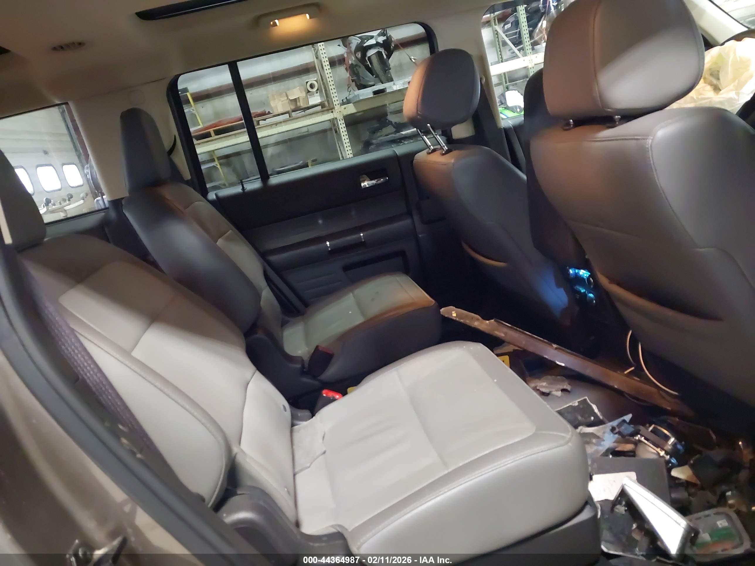 FORD FLEX image 8