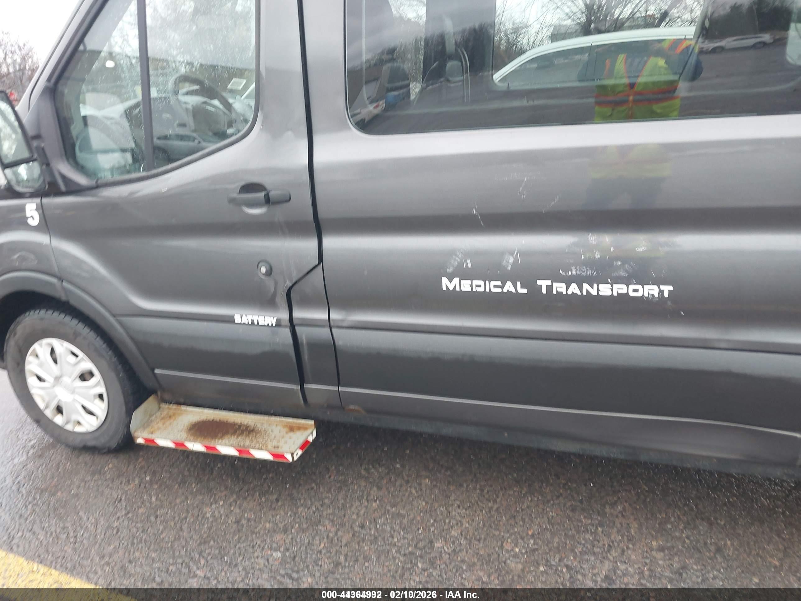 FORD TRANSIT-350 image 6