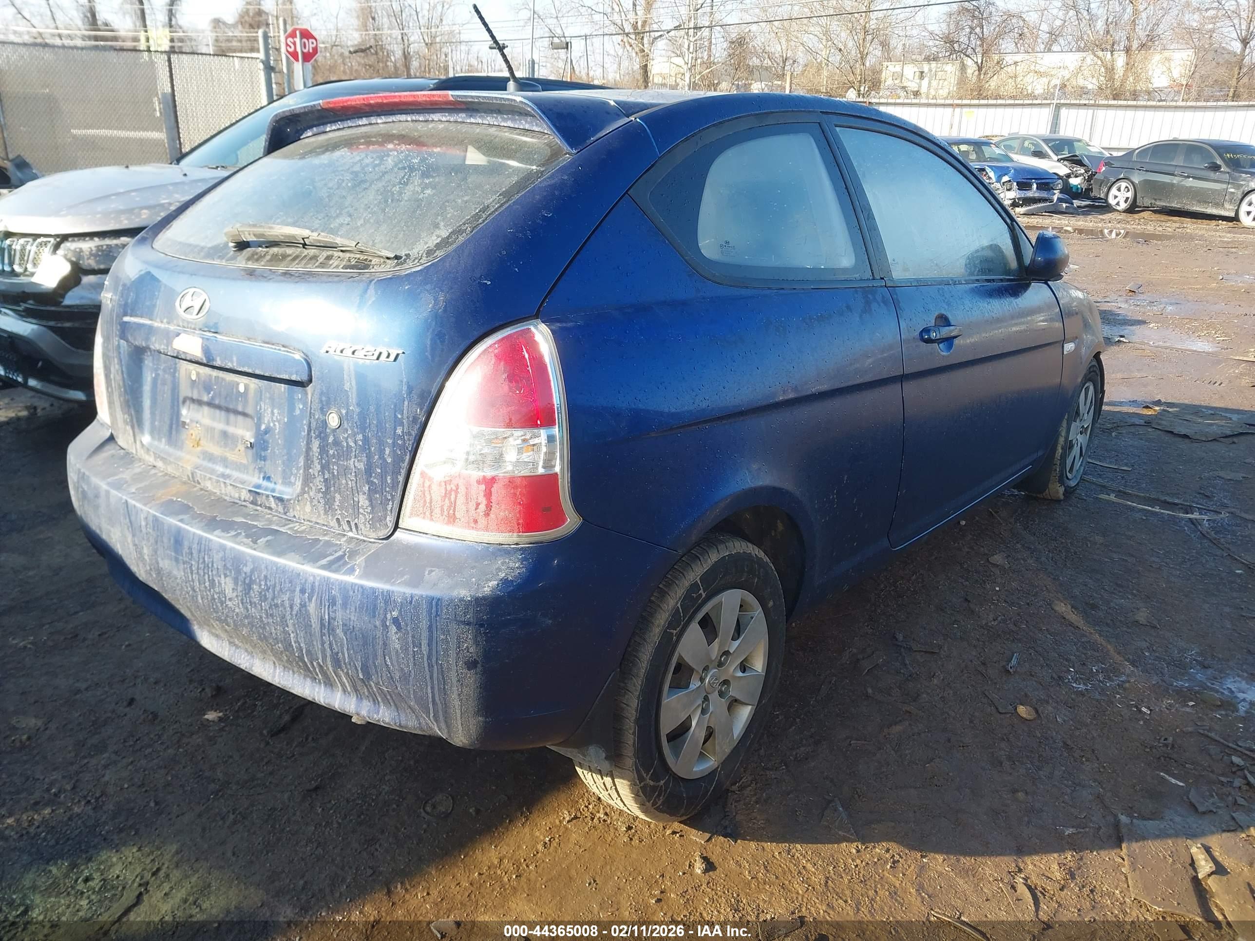 HYUNDAI ACCENT image 4