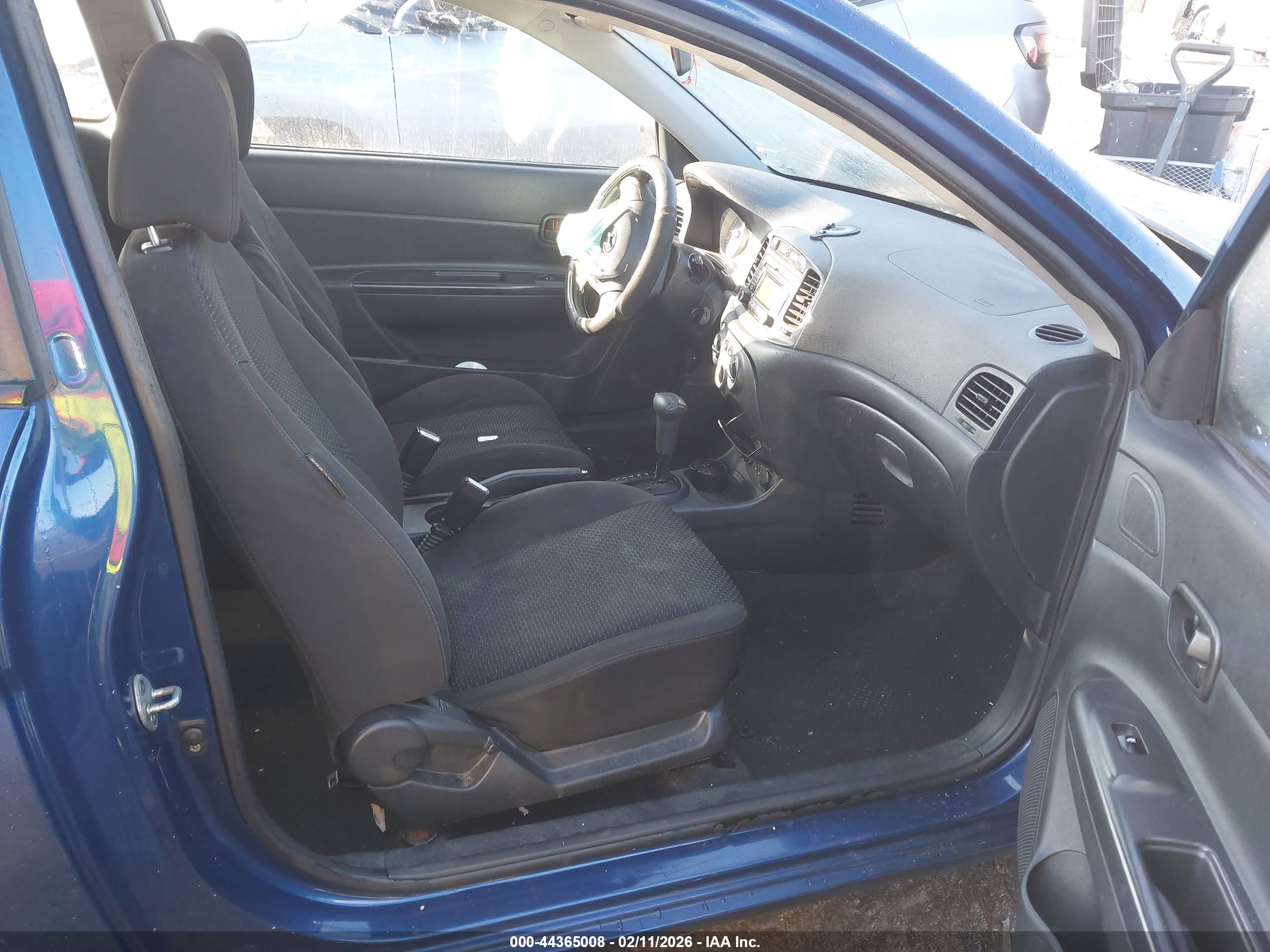 HYUNDAI ACCENT image 5