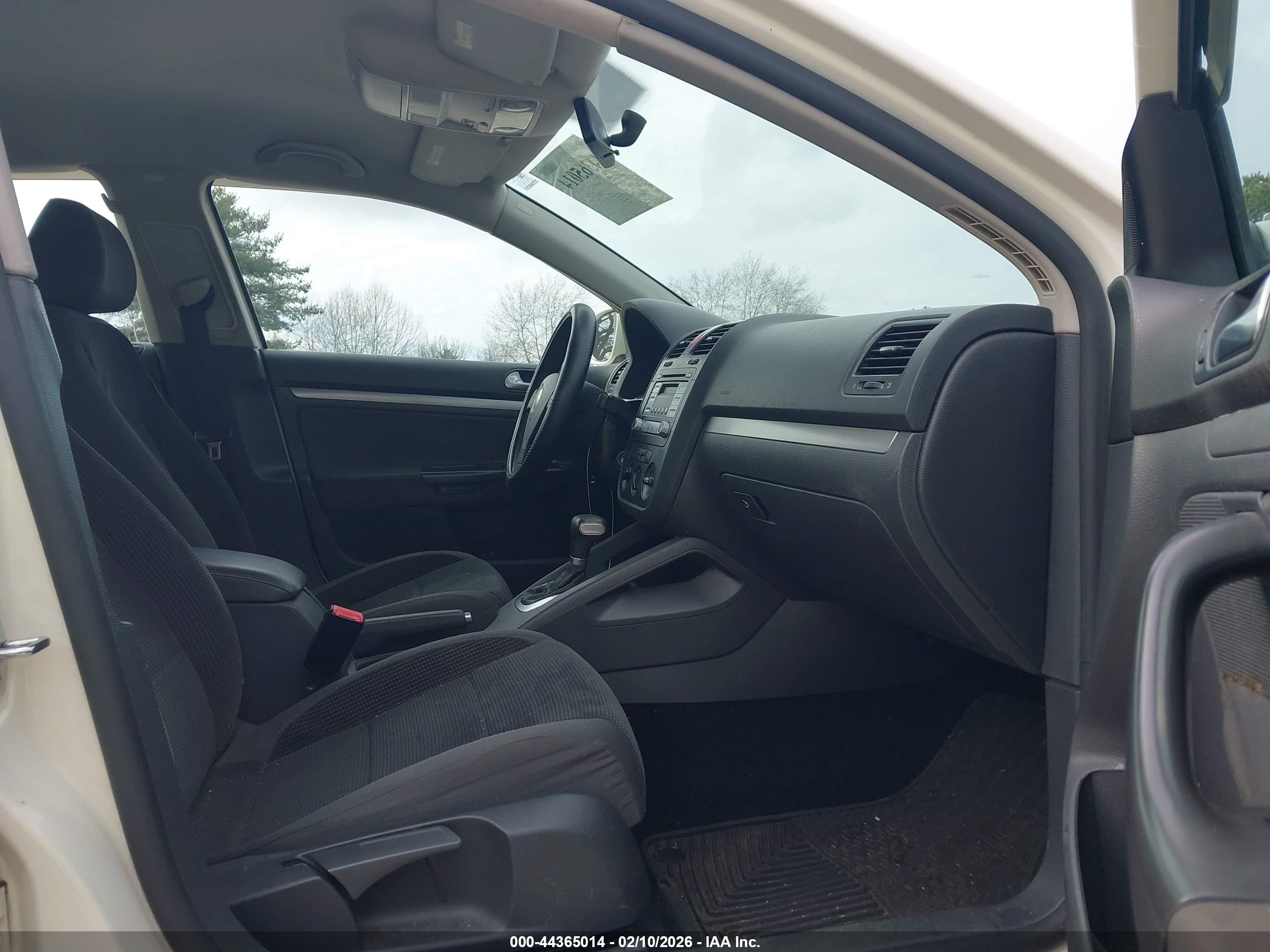 VOLKSWAGEN JETTA image 5