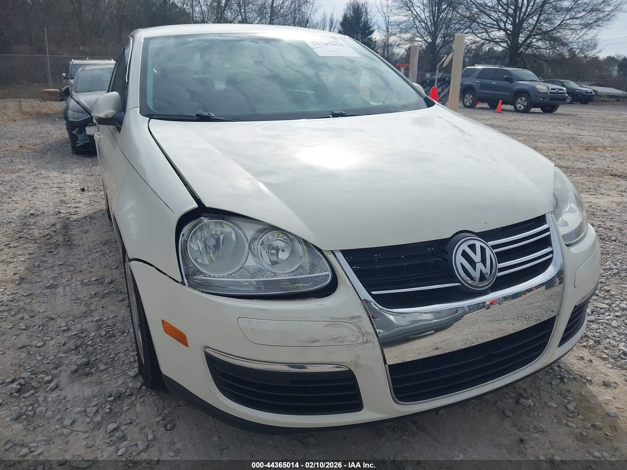 VOLKSWAGEN JETTA image 6