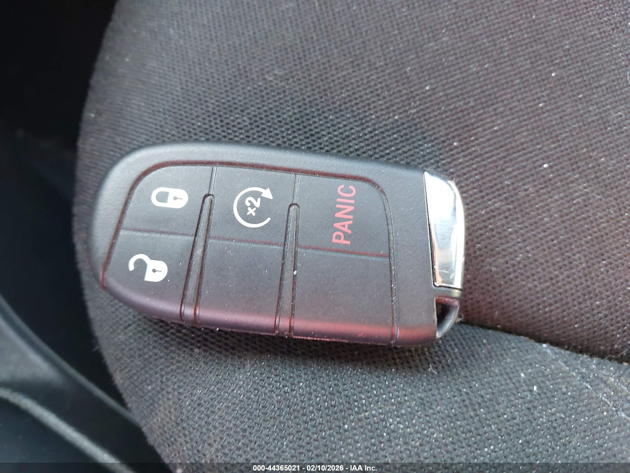 JEEP RENEGADE image 11